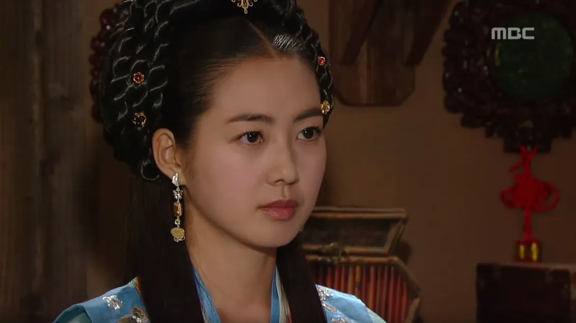 Yo-won Lee in The Great Queen Seondeok (2009)