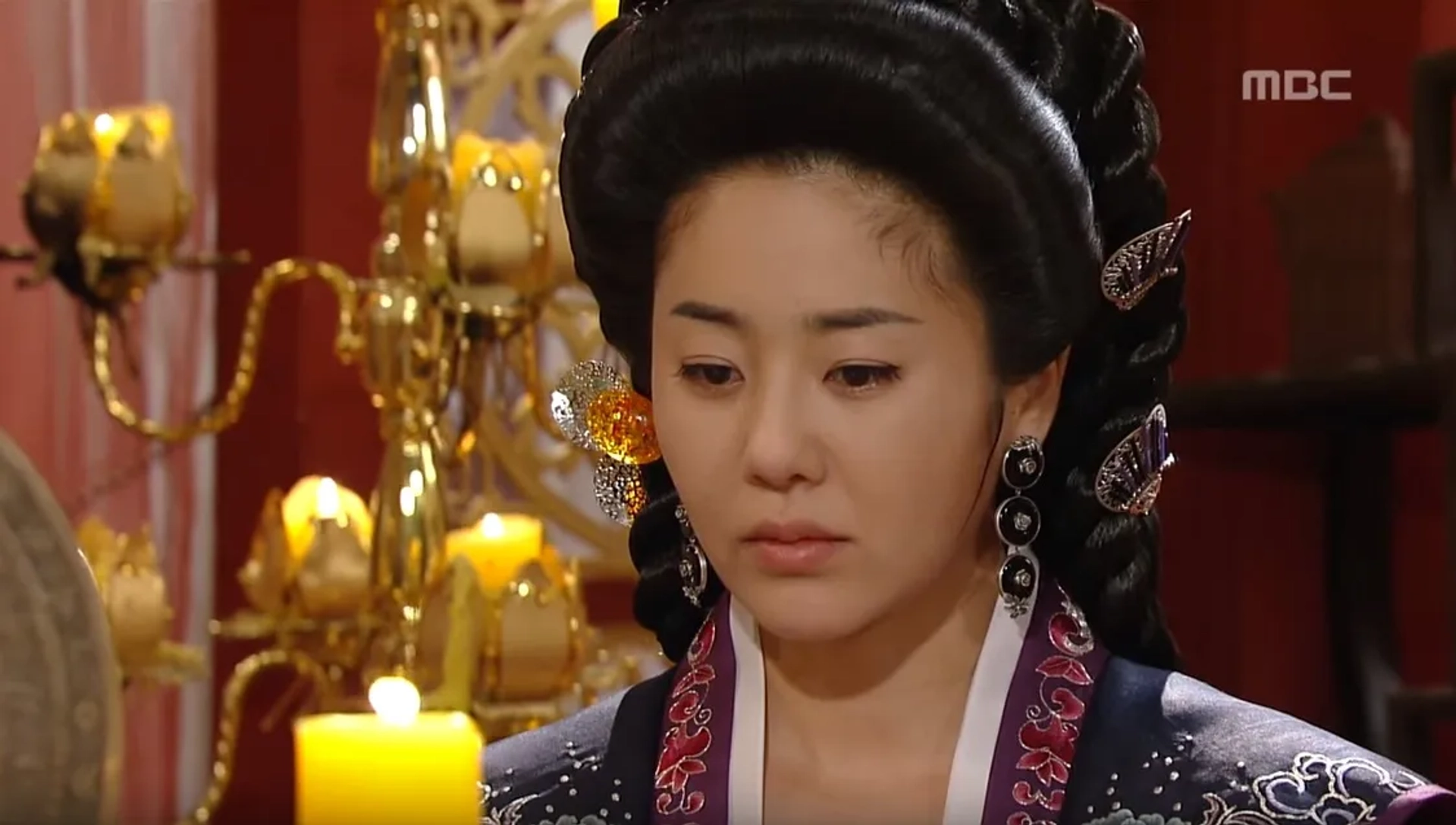 Hyun-Jung Go in The Great Queen Seondeok (2009)