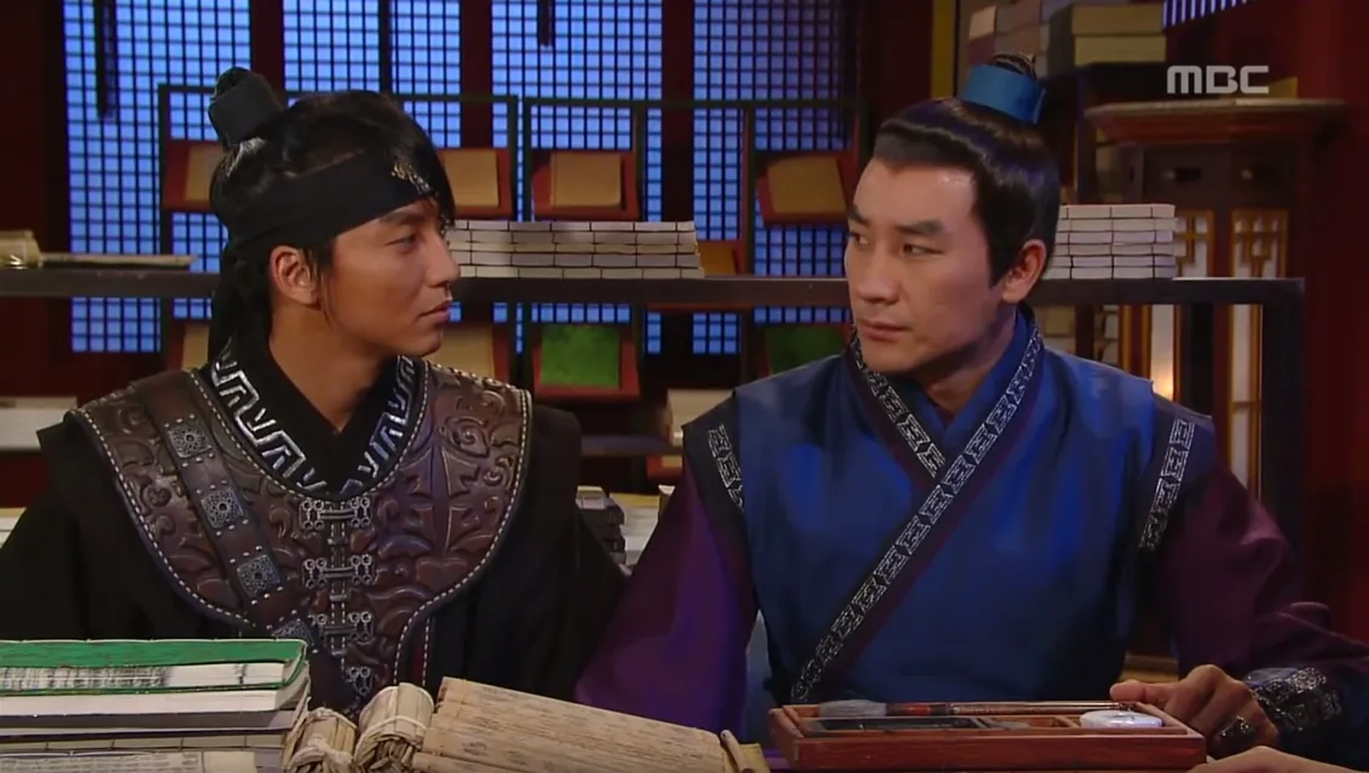 Tae-woong Eom and Kim Nam-gil in The Great Queen Seondeok (2009)