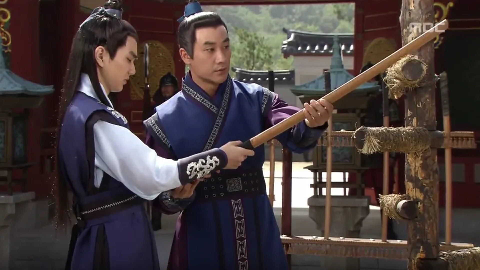 Yoo Seung-ho and Tae-woong Eom in The Great Queen Seondeok (2009)