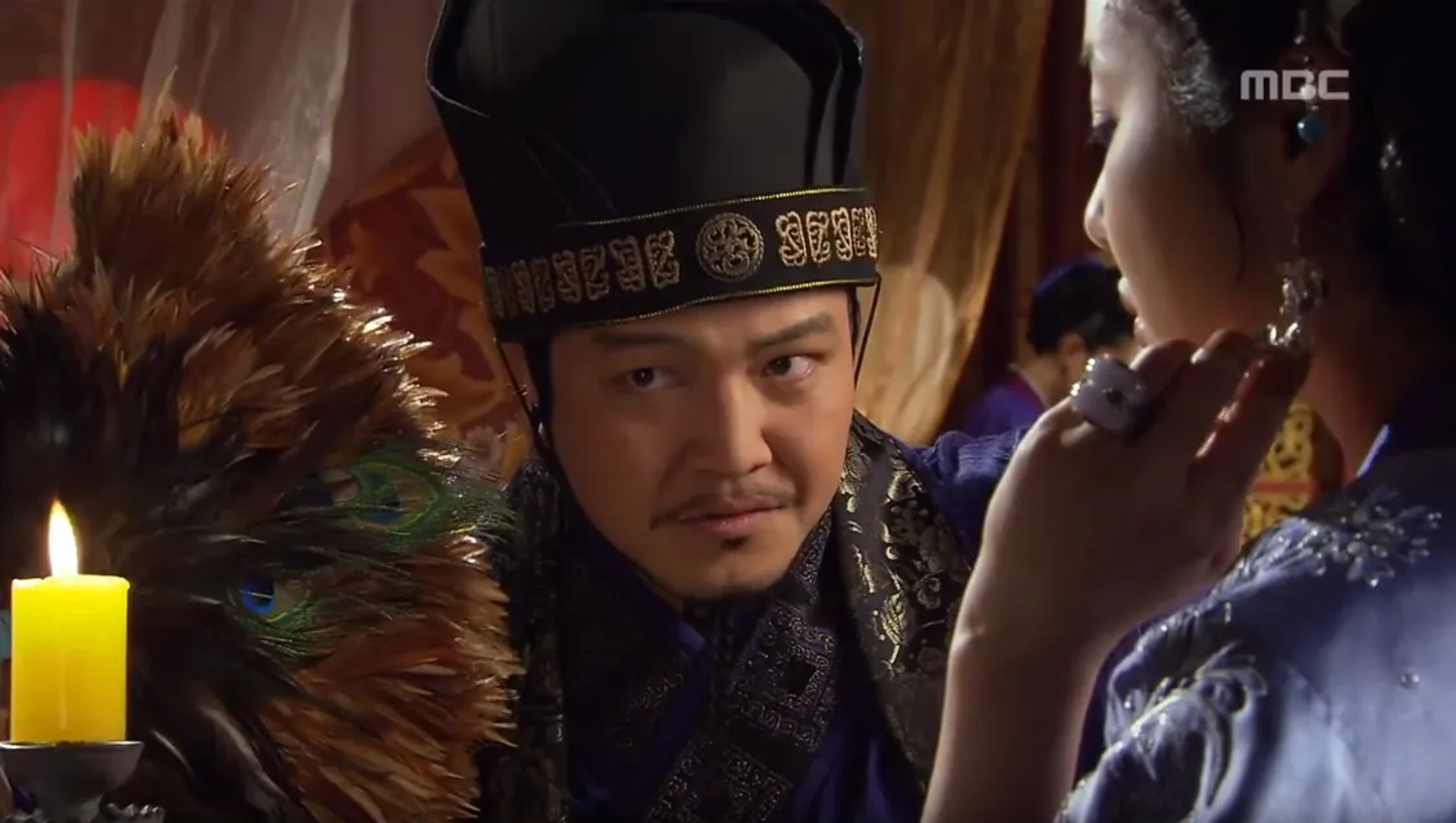 Jeong Woong-in and Hyun-Jung Go in The Great Queen Seondeok (2009)