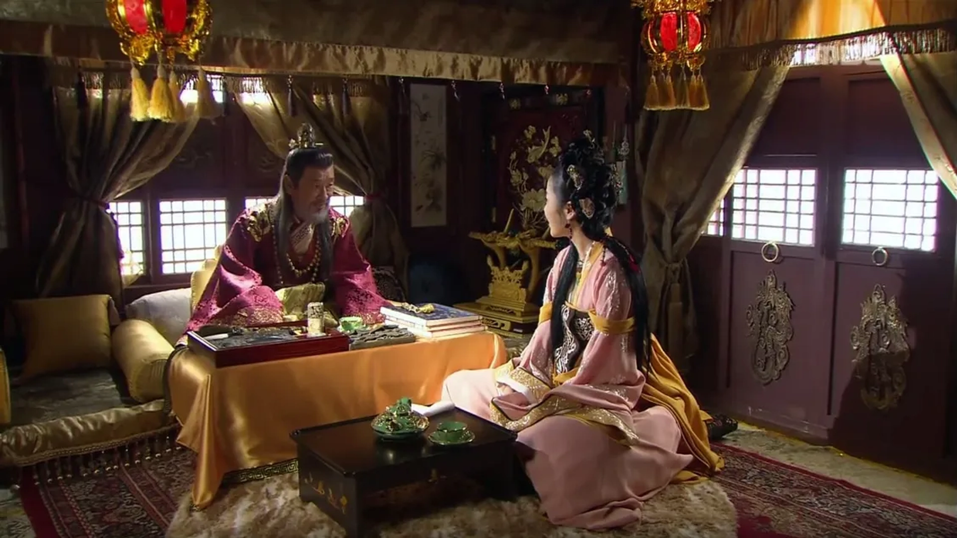 Soon-jae Lee and Hyun-Jung Go in The Great Queen Seondeok (2009)