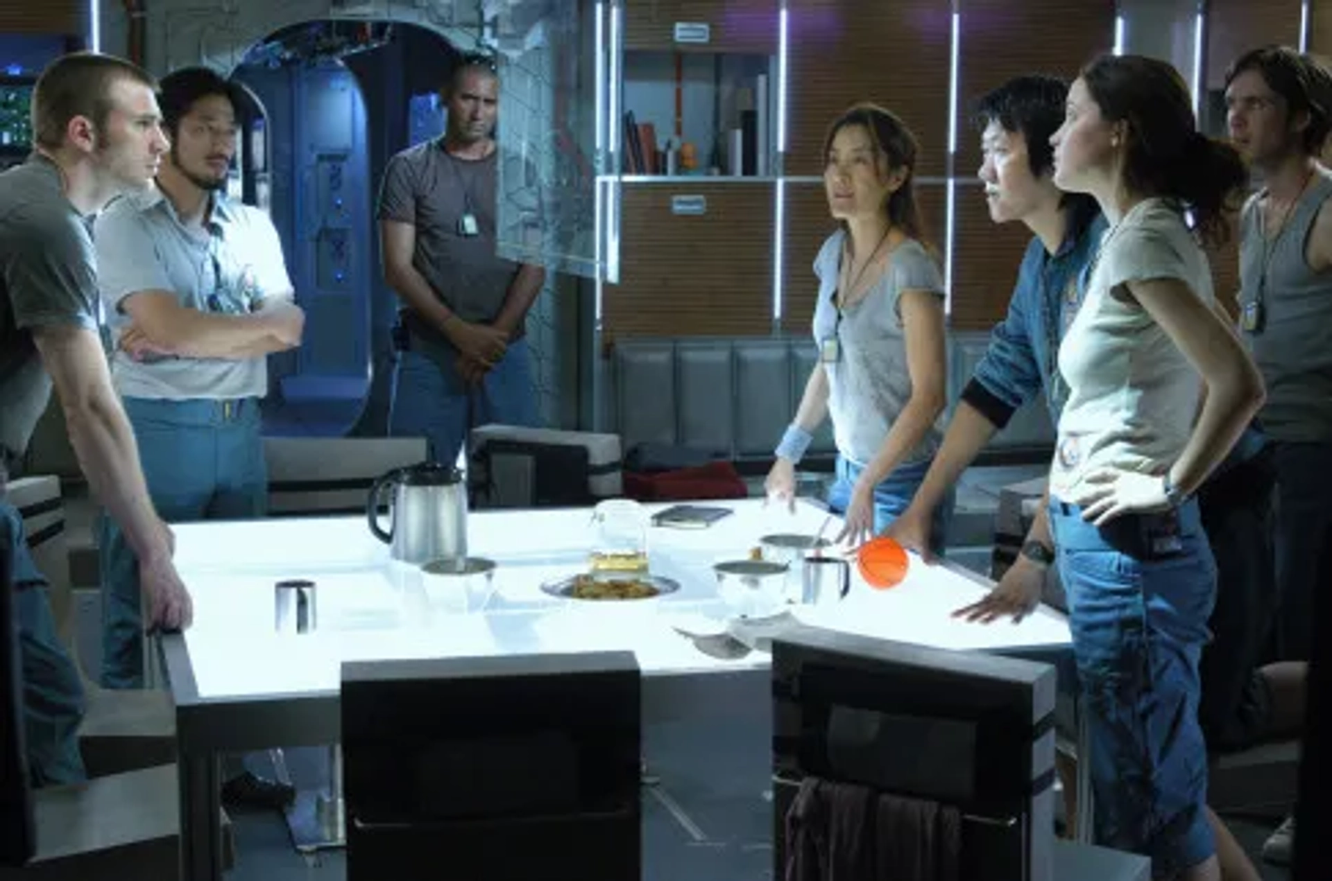 Michelle Yeoh, Troy Garity, Rose Byrne, Cliff Curtis, Chris Evans, Cillian Murphy, Hiroyuki Sanada, and Benedict Wong in Sunshine (2007)