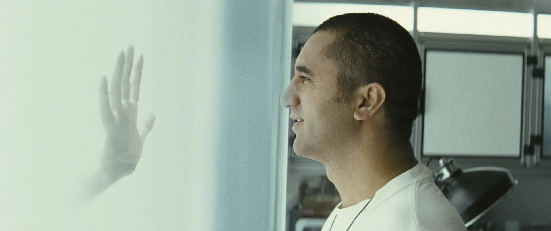 Cliff Curtis in Sunshine (2007)