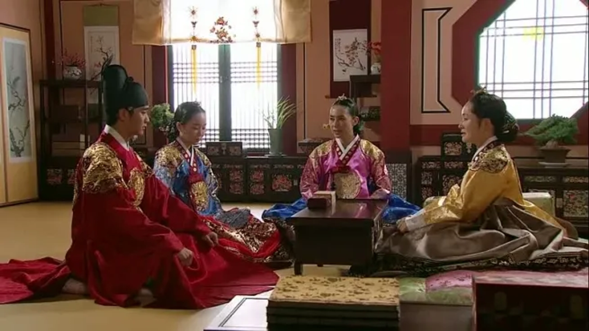 Kim Sun-kyung, Kim Soo-hyun, Young-Ae Kim, and Kim Min-seo in Haereul poomeun dal (2012)