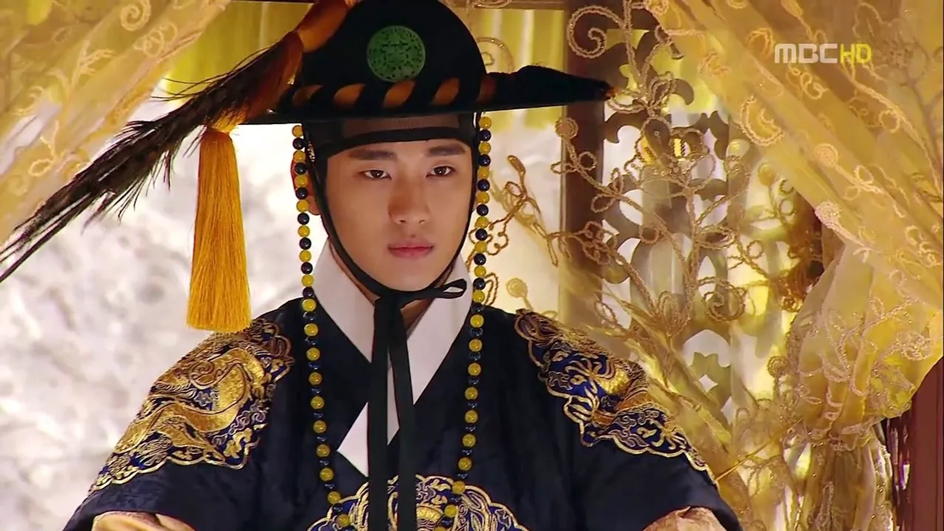 Kim Soo-hyun in Haereul poomeun dal (2012)