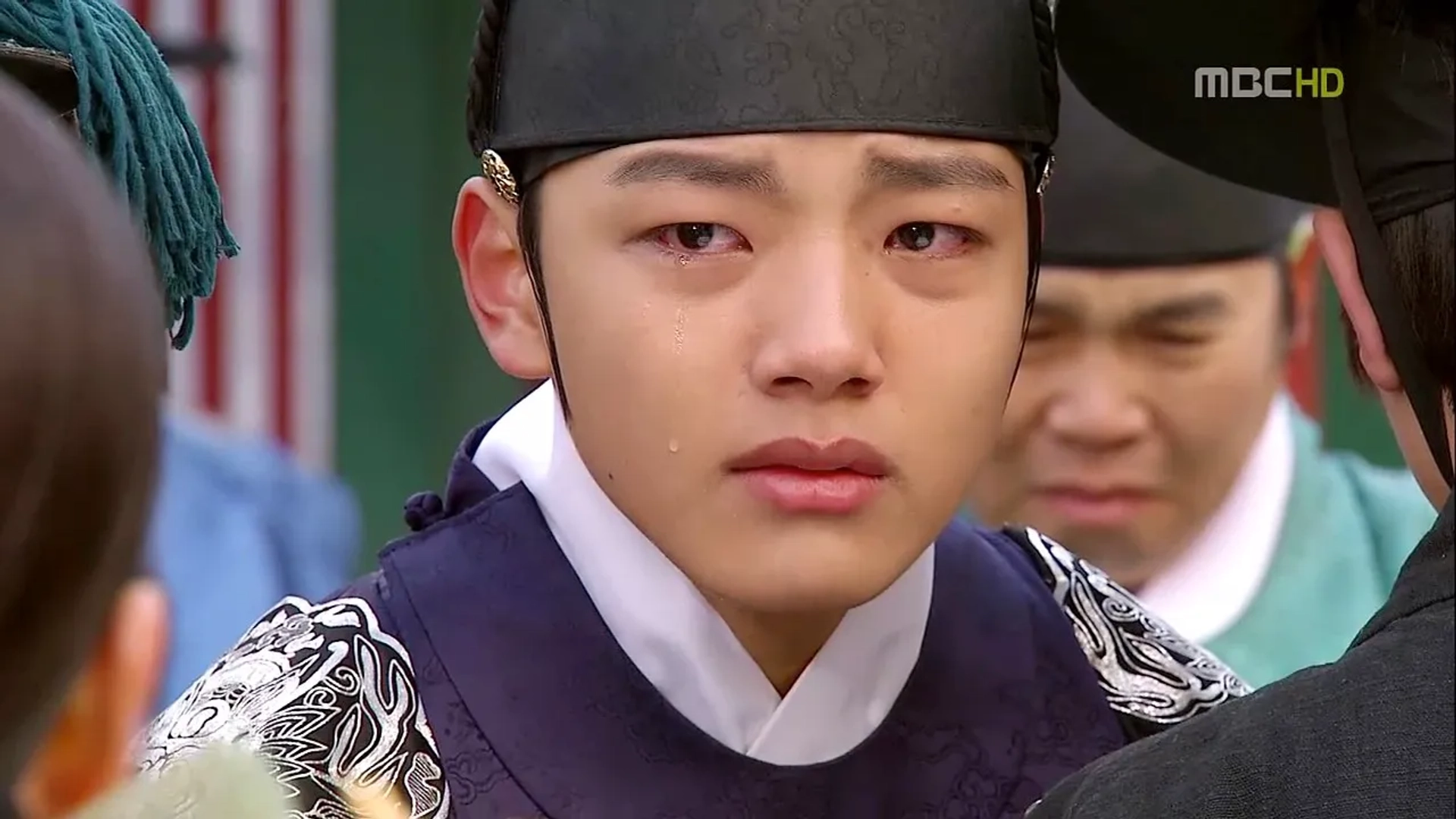 Yeo Jin-goo in Haereul poomeun dal (2012)