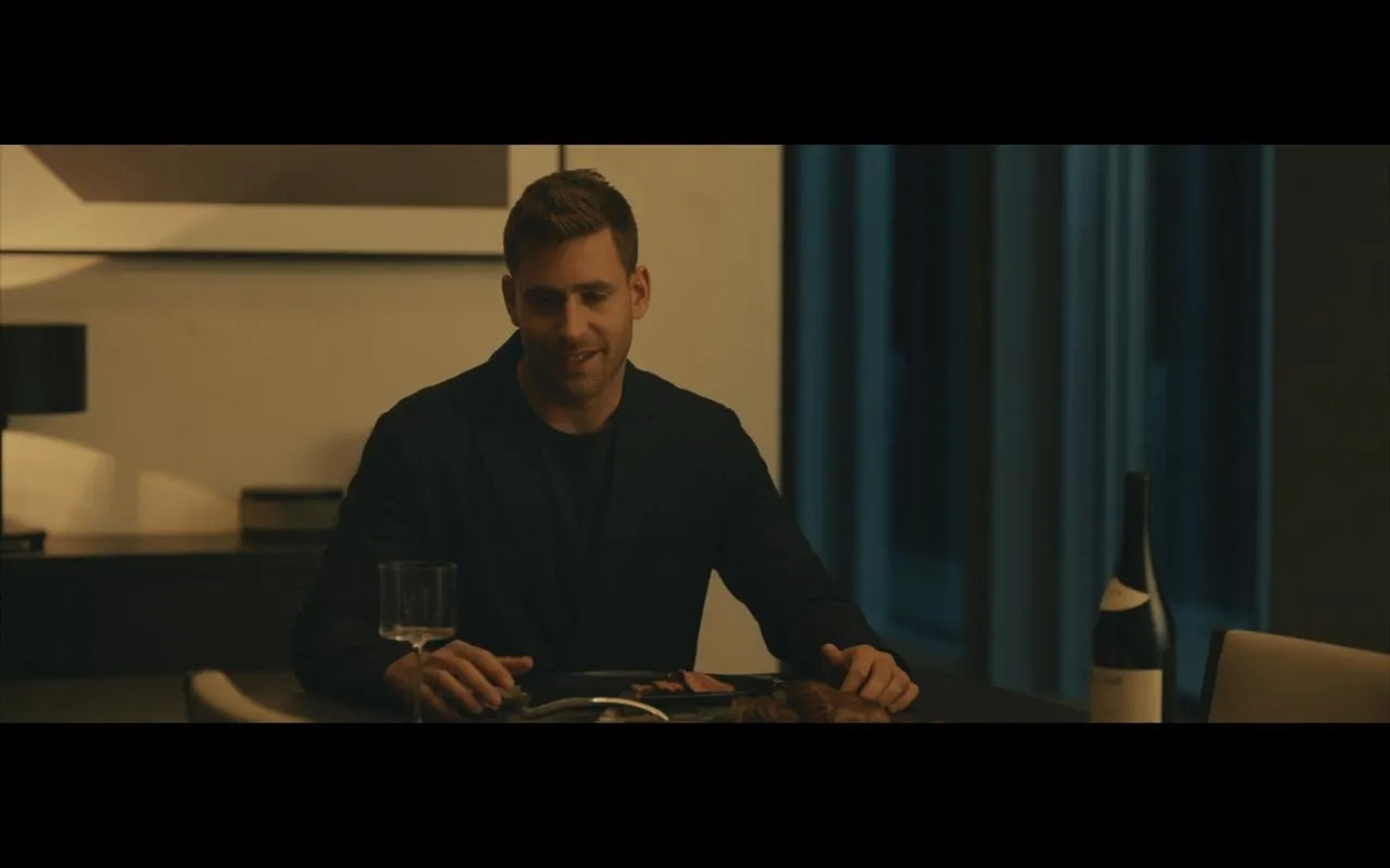 Oliver Jackson-Cohen in The Invisible Man (2020)