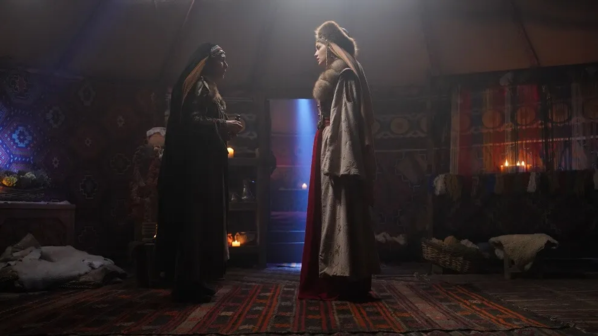 Aysegül Ünsal and Fahriye Evcen Özçivit in Alparslan: The Great Seljuks (2021)