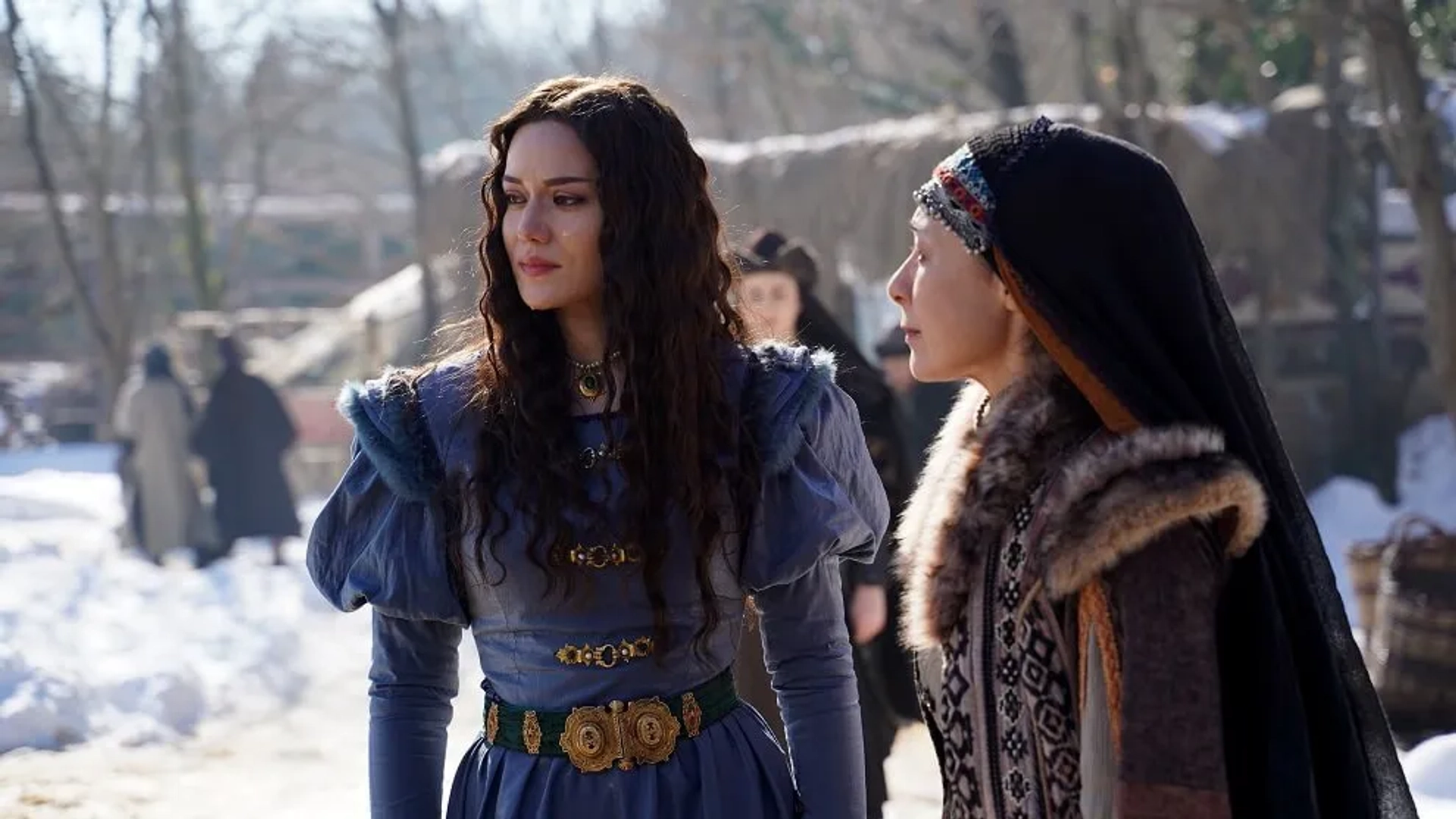 Aysegül Ünsal and Fahriye Evcen Özçivit in Alparslan: The Great Seljuks (2021)