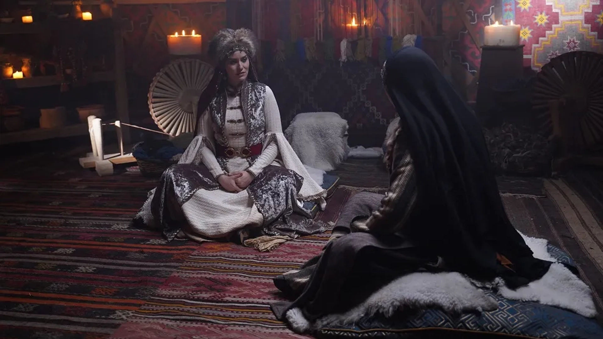 Aysegül Ünsal and Fahriye Evcen Özçivit in Alparslan: The Great Seljuks (2021)