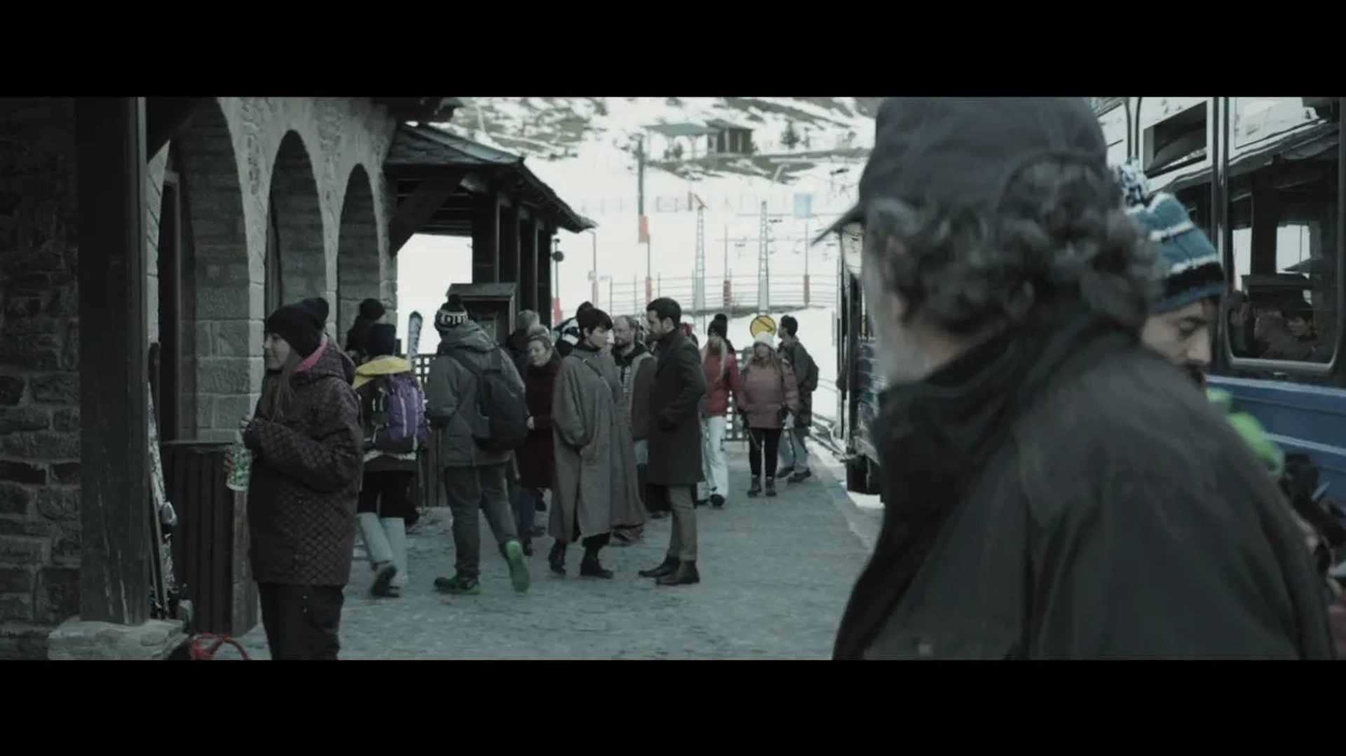 Jose Coronado, Bárbara Lennie, and Mario Casas in The Invisible Guest (2016)