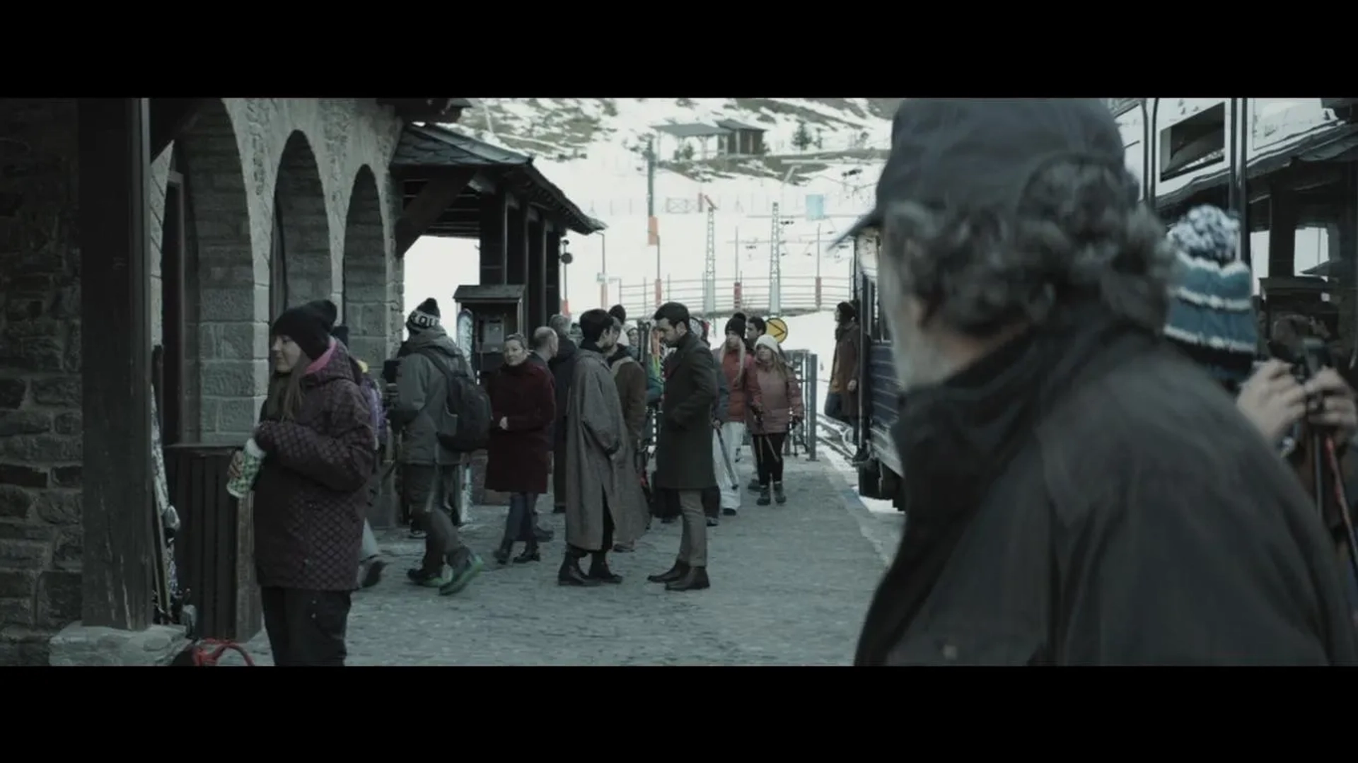 Jose Coronado, Bárbara Lennie, and Mario Casas in The Invisible Guest (2016)