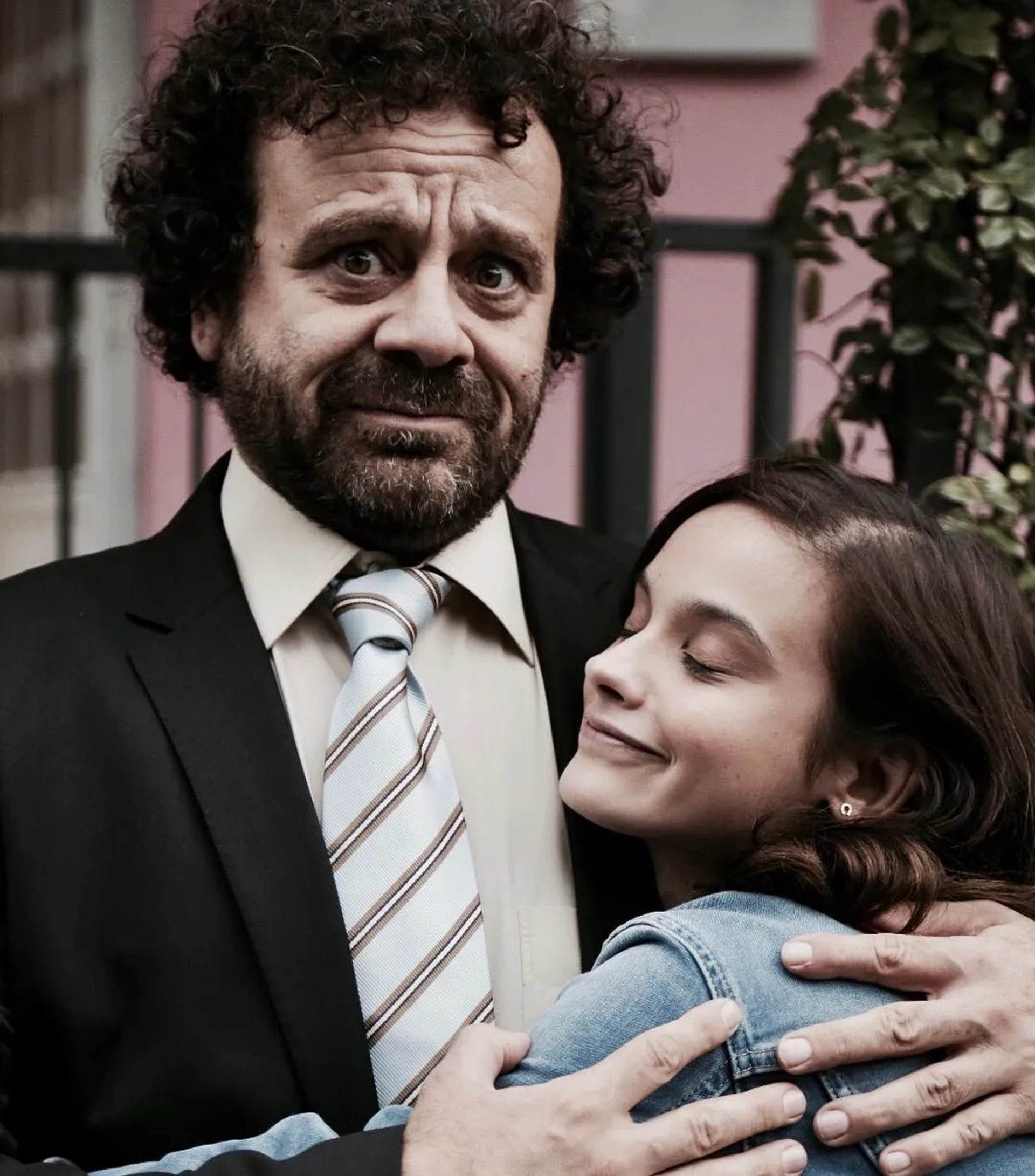 Reha Özcan and Serra Pirinç in Our Story (2017)