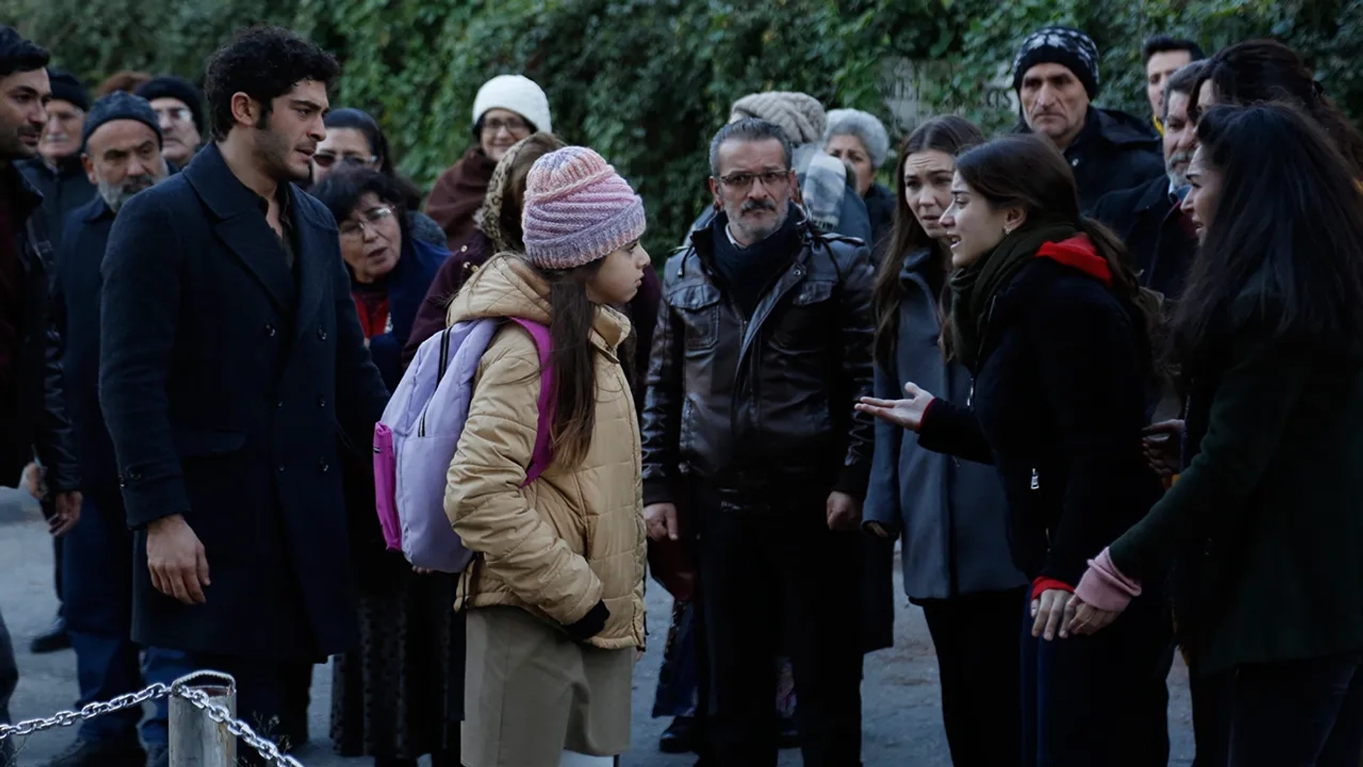 Hazal Kaya, Miray Akay, Burak Deniz, Sahra Sas, Mehmet Korhan Firat, and Zeynep Selimoglu in Our Story (2017)