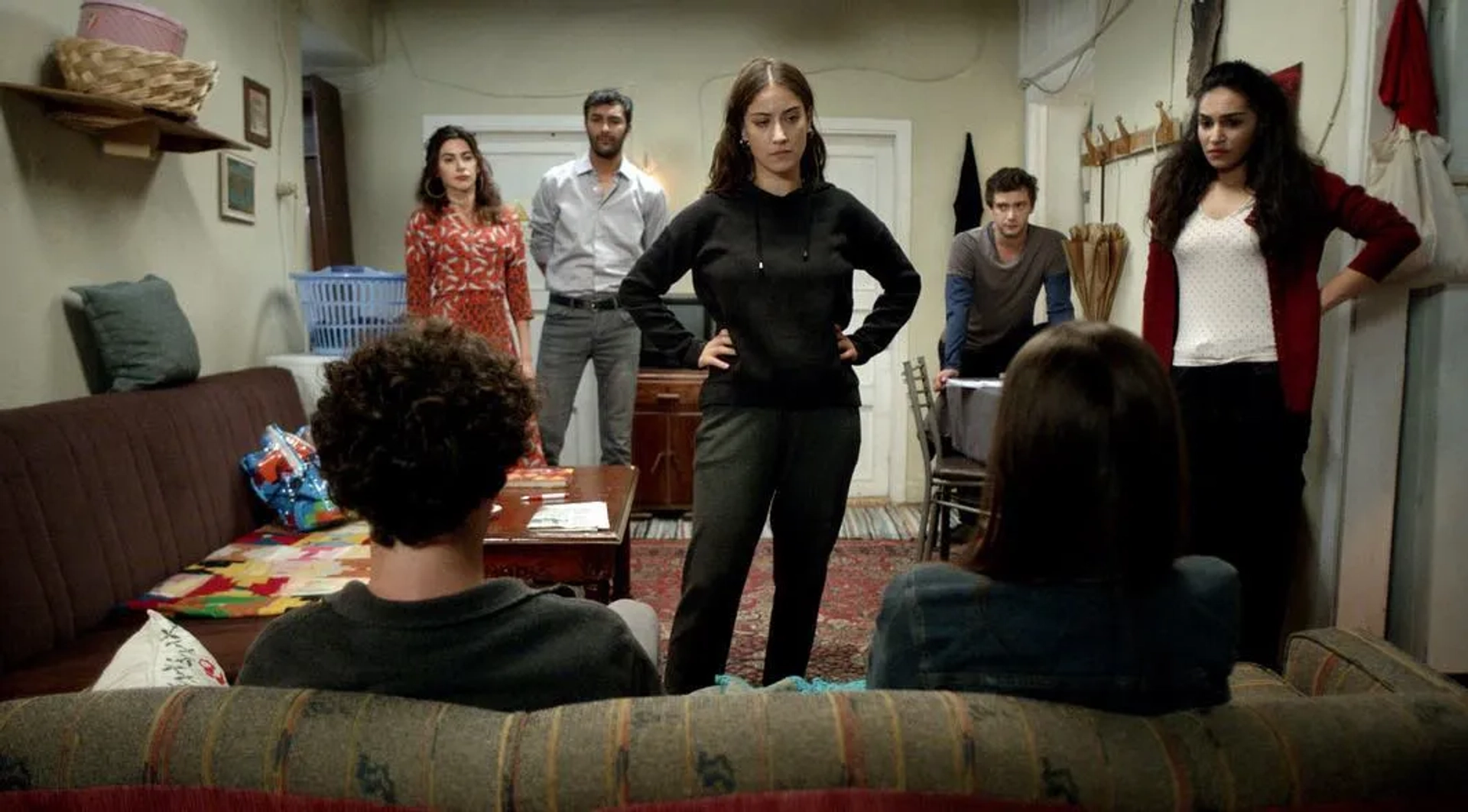 Nesrin Cavadzade, Hazal Kaya, Yagiz Can Konyali, Sahra Sas, and Mehmet Korhan Firat in Our Story (2017)