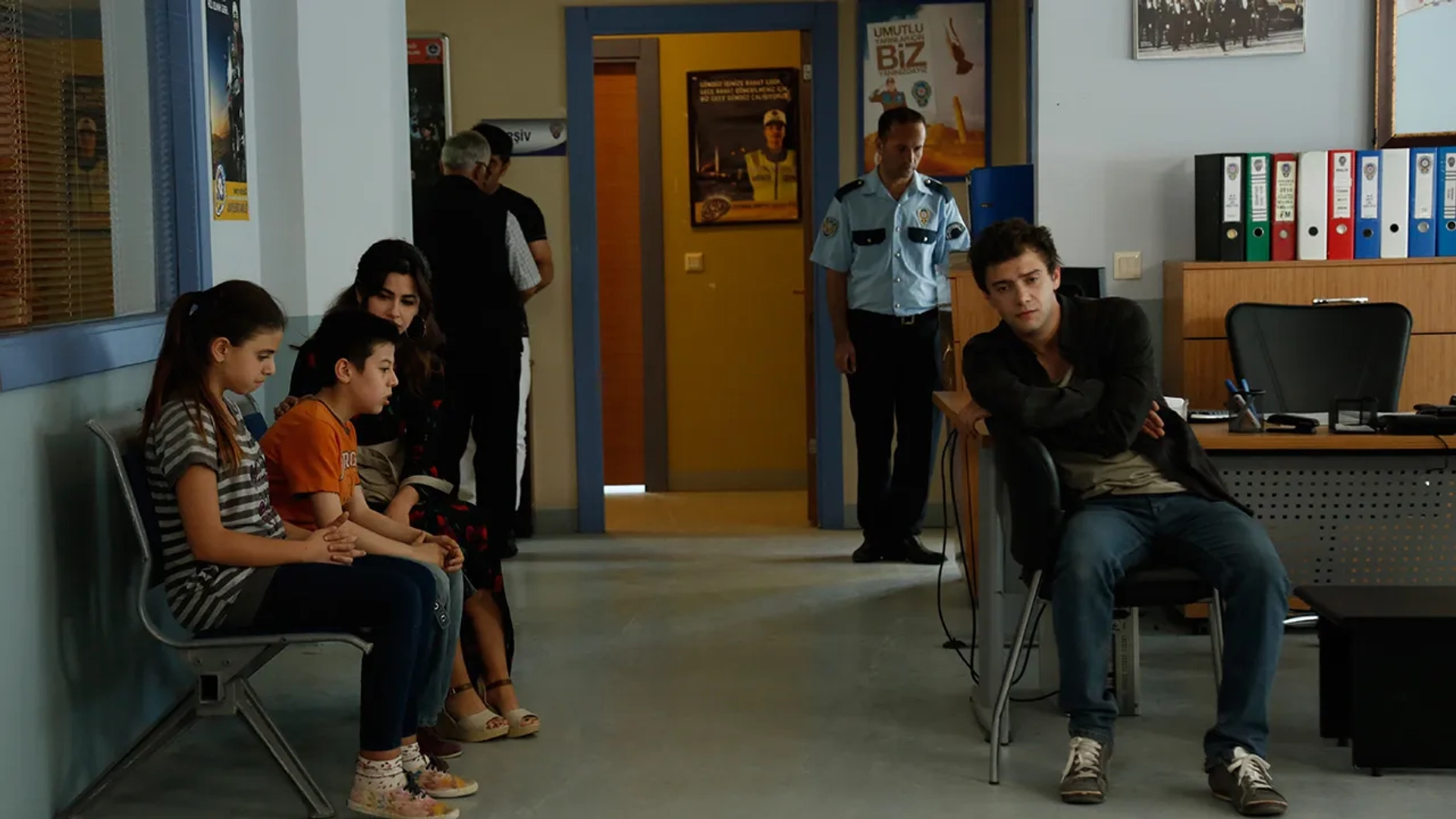 Nesrin Cavadzade, Yagiz Can Konyali, Alp Akar, and Zeynep Selimoglu in Our Story (2017)