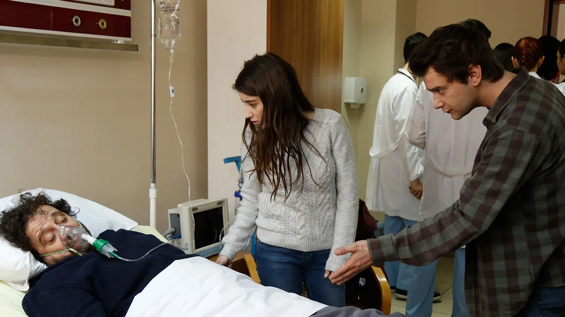 Reha Özcan, Hazal Kaya, and Yagiz Can Konyali in Our Story (2017)