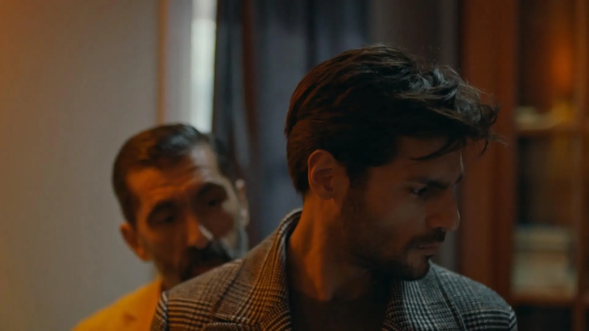 Erdal Yildiz and Serkan Çayoglu in Halka (2019)