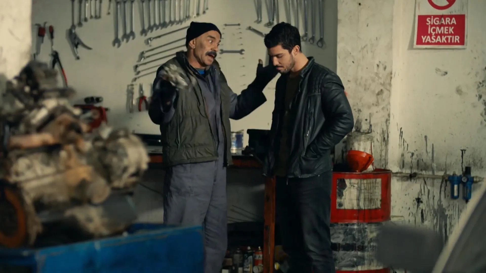 Melih Çardak and Kaan Yildirim in Halka (2019)