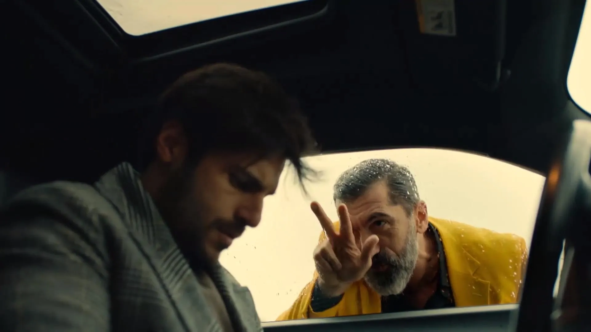 Erdal Yildiz and Serkan Çayoglu in Halka (2019)