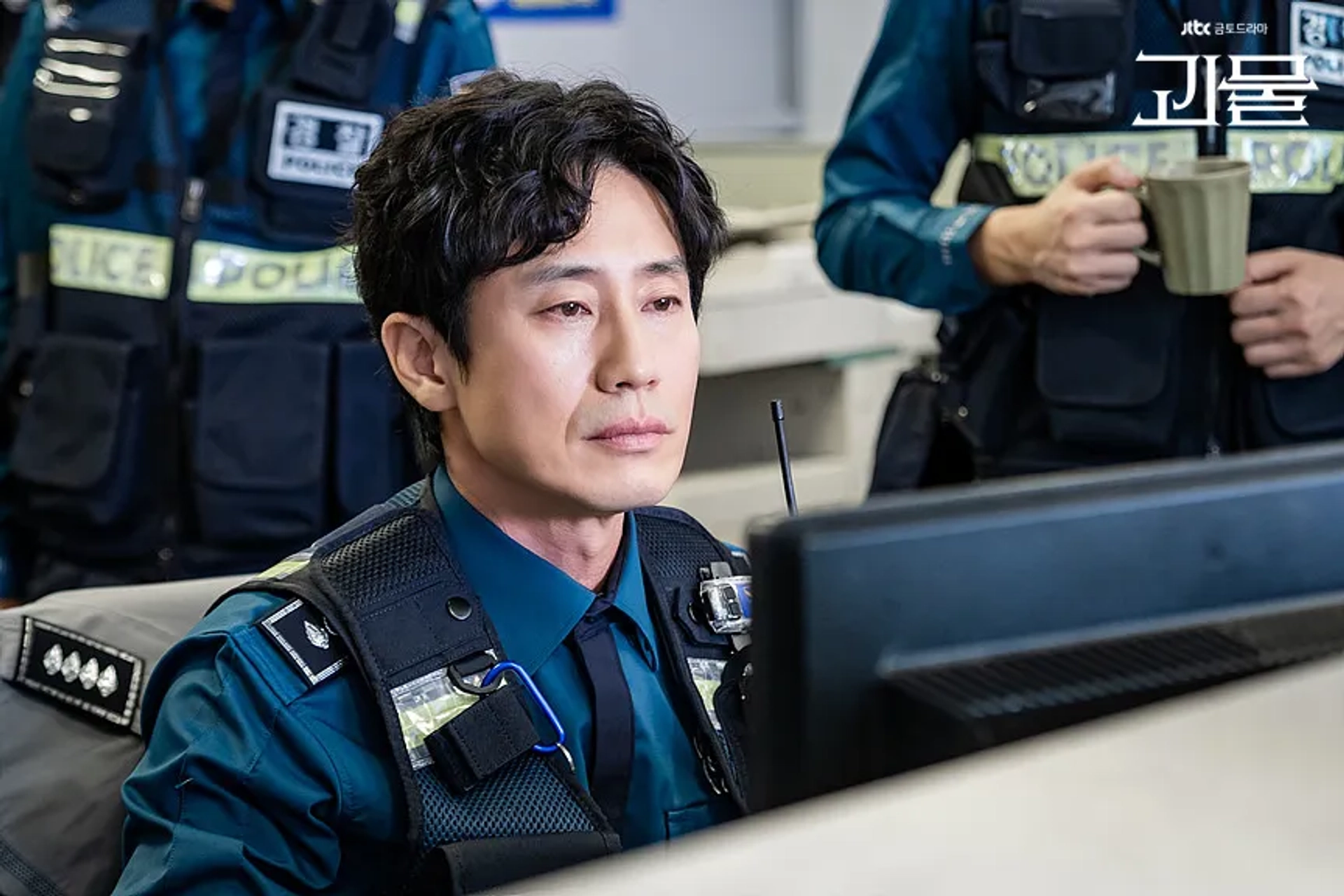 Shin Ha-kyun in Beyond Evil (2021)