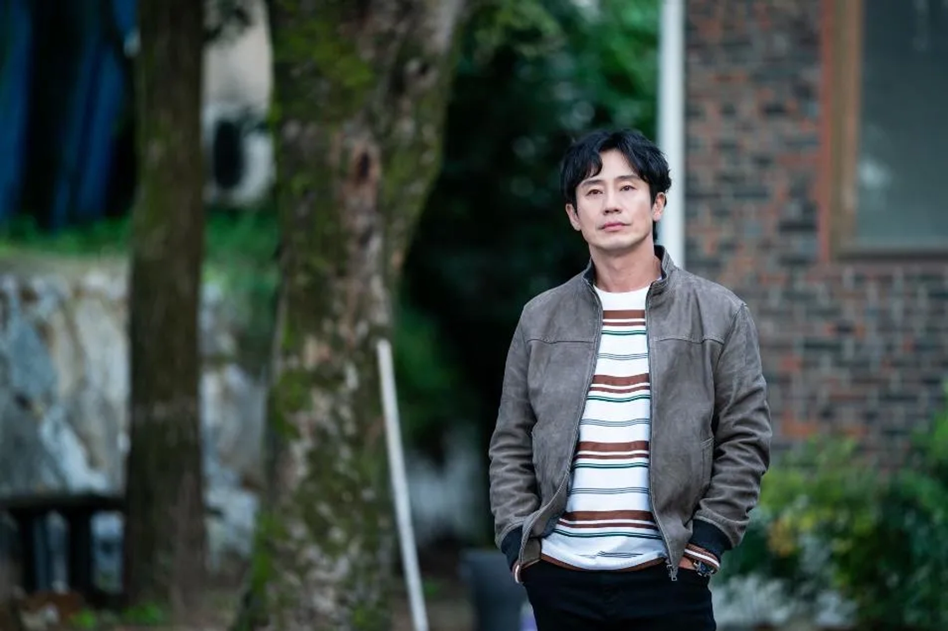 Shin Ha-kyun in Beyond Evil (2021)