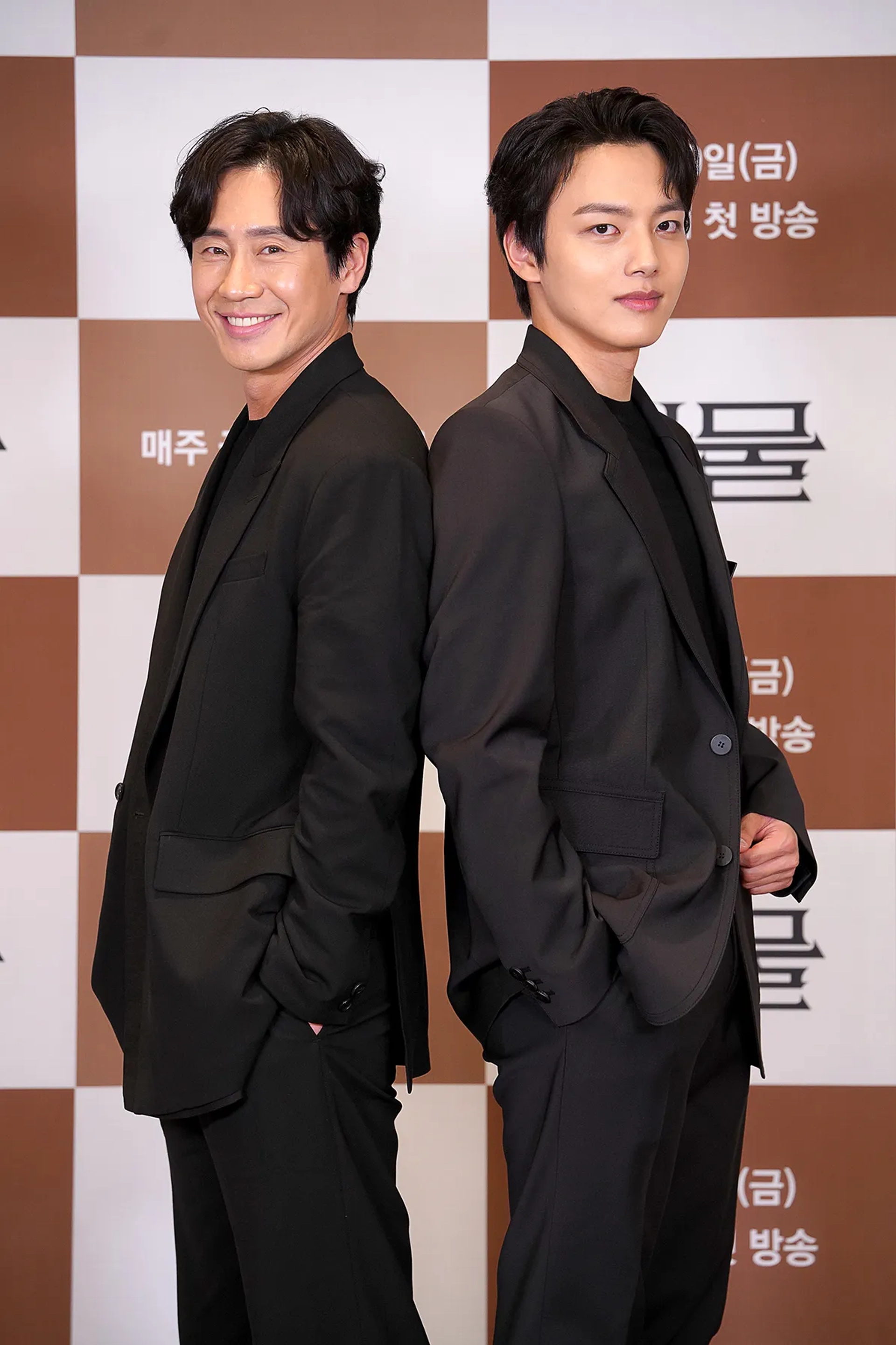 Shin Ha-kyun and Yeo Jin-goo at an event for Beyond Evil (2021)