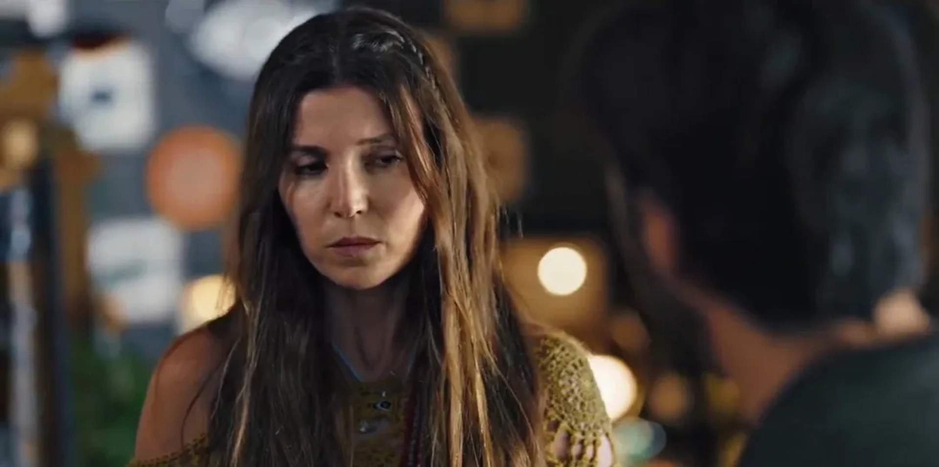 Mehmet Günsür and Selma Ergeç in The Gift (2019)