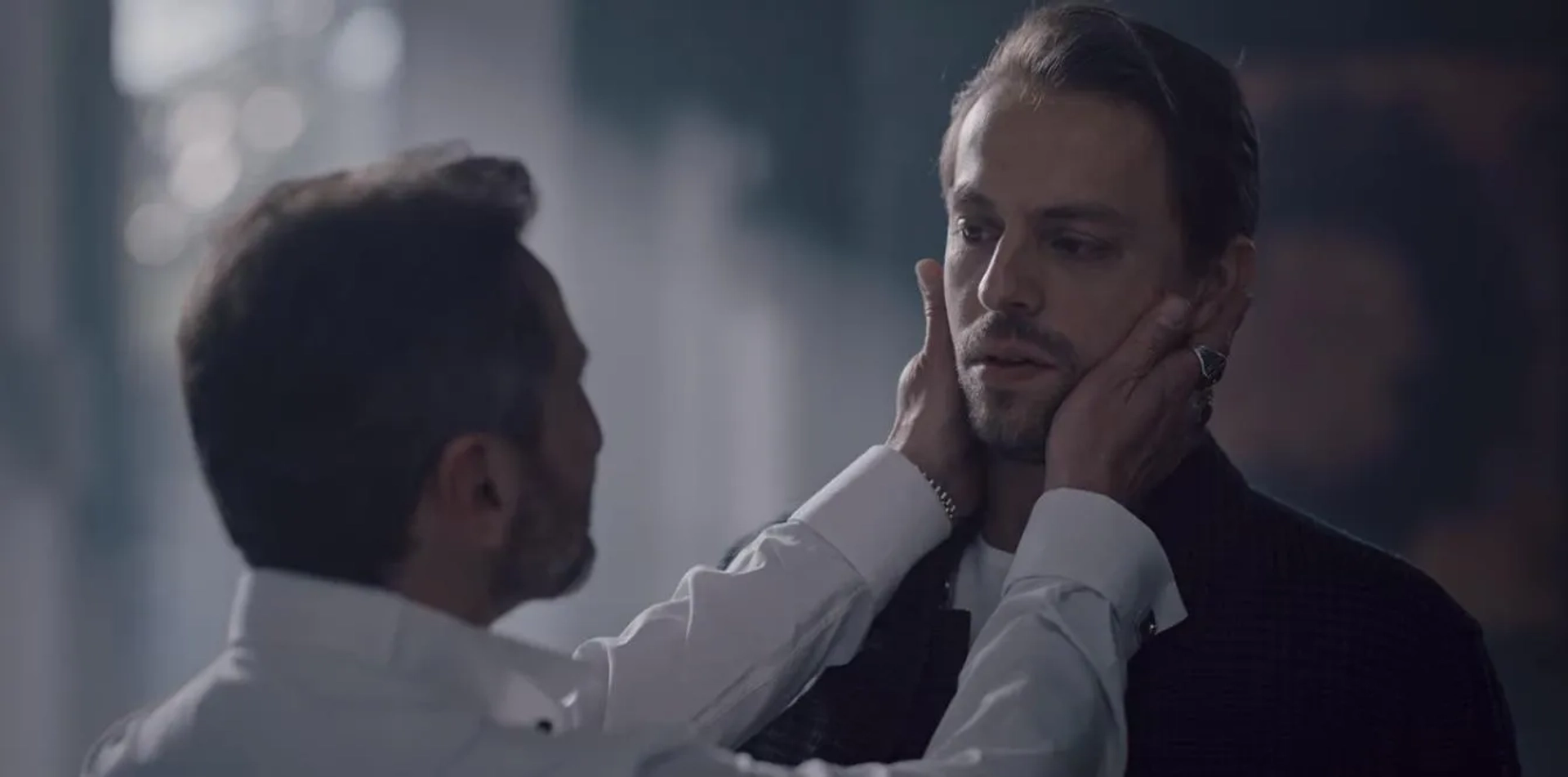 Tim Seyfi and Metin Akdülger in The Gift (2019)