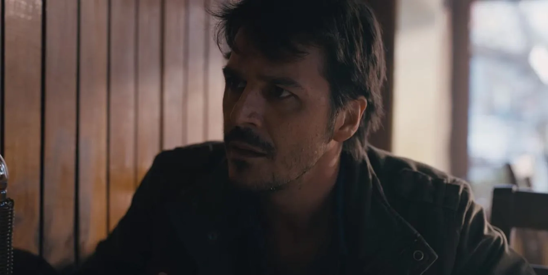 Mehmet Günsür in The Gift (2019)