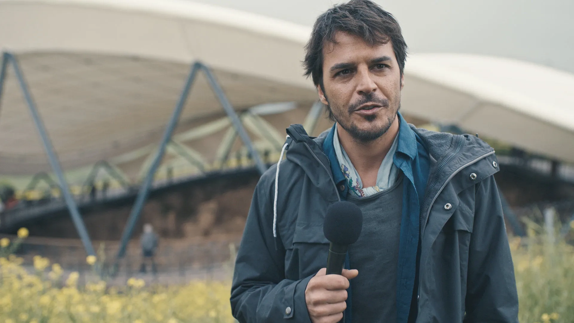 Mehmet Günsür in The Gift (2019)