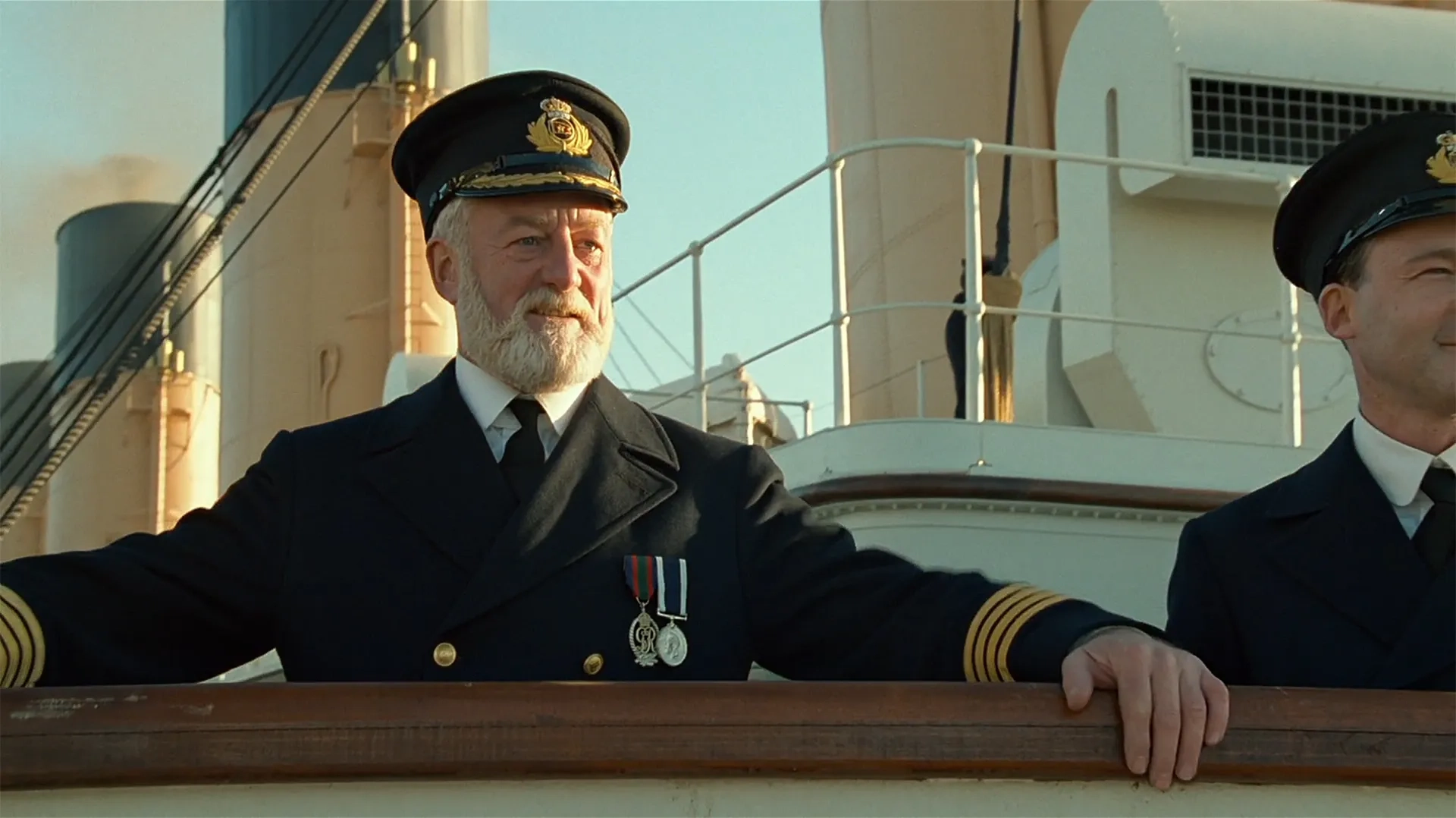 Bernard Hill and Ewan Stewart in Titanic (1997)