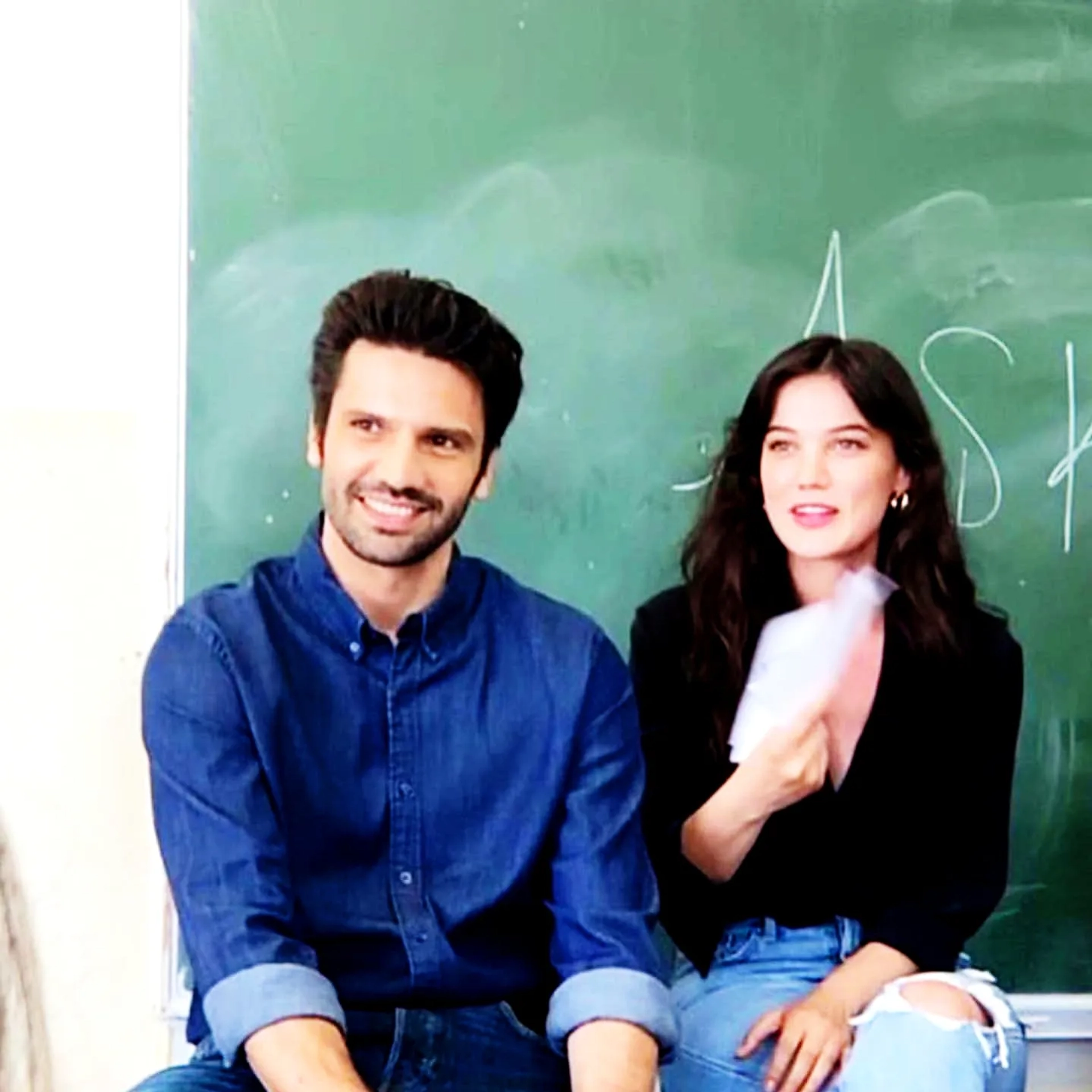 Kaan Urgancioglu and Pinar Deniz in Love 101 (2020)