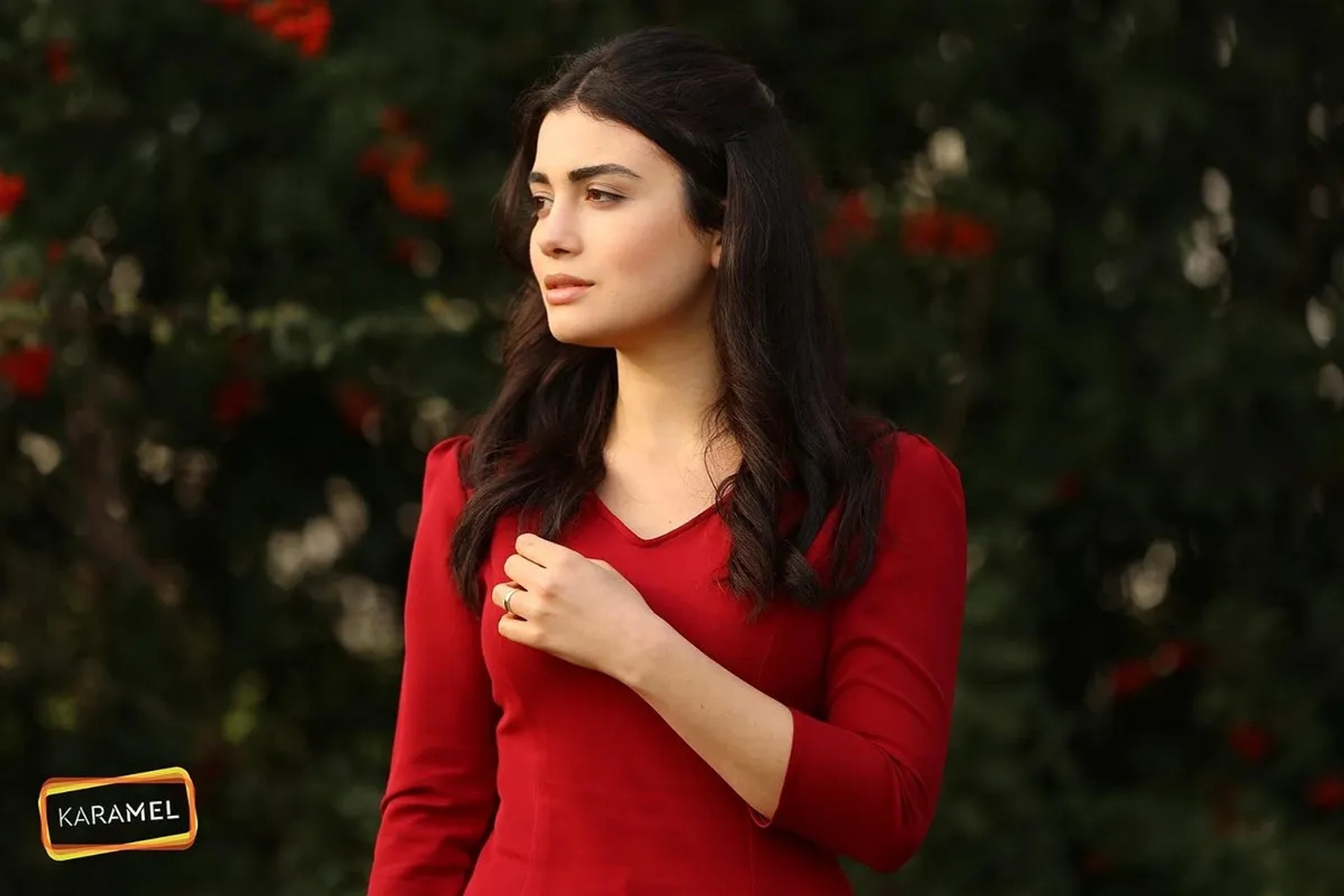 Özge Yagiz in Yemin (2019)