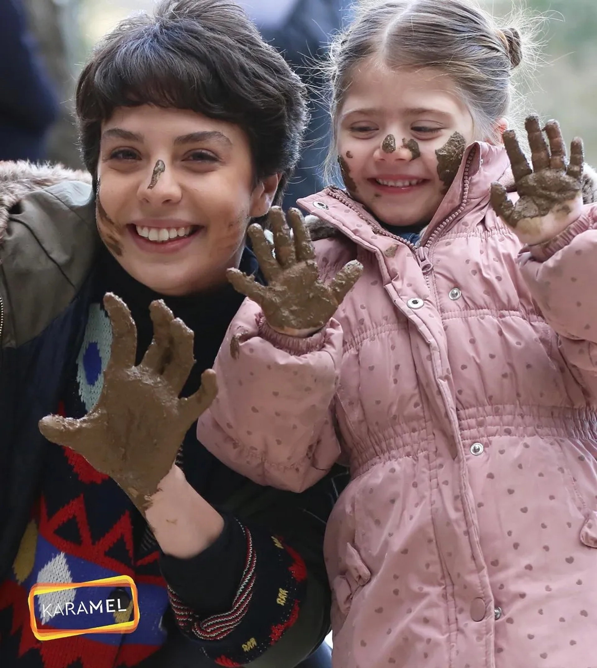 Munise Özlem and Cansin Mina Gür in Yemin (2019)