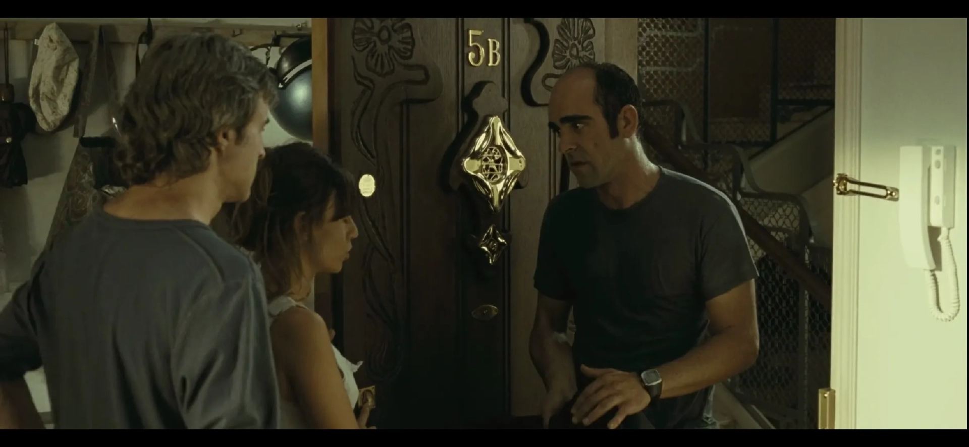 Alberto San Juan, Luis Tosar, and Marta Etura in Sleep Tight (2011)