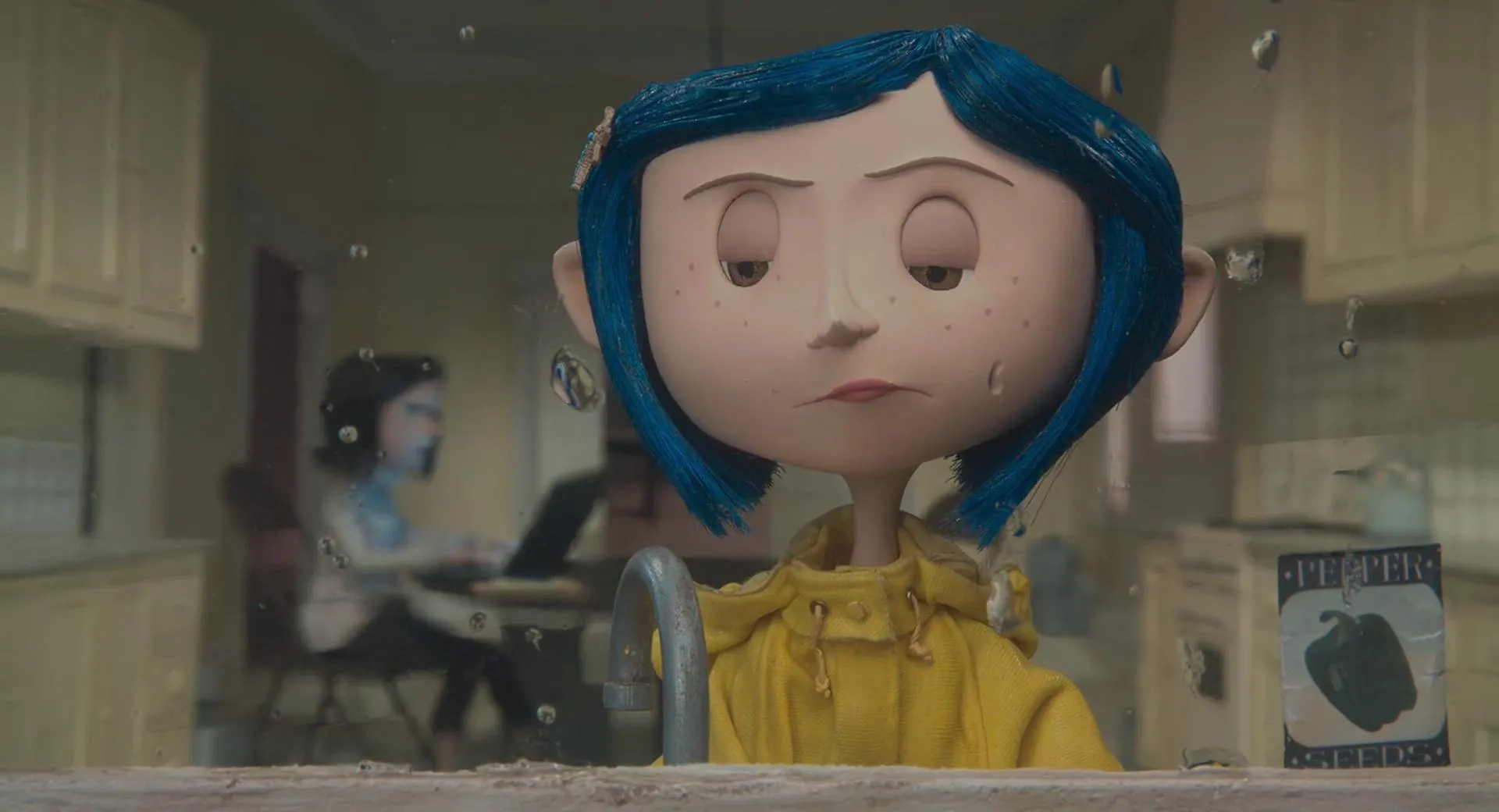 Teri Hatcher and Dakota Fanning in Coraline (2009)