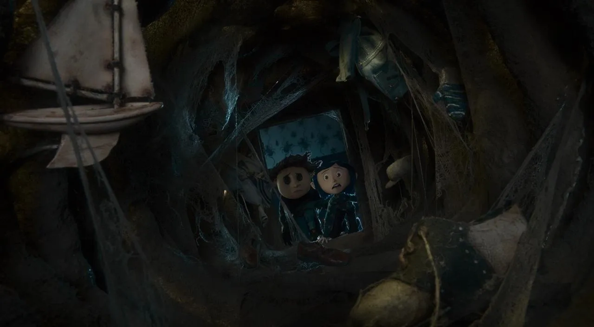 Robert Bailey Jr. and Dakota Fanning in Coraline (2009)