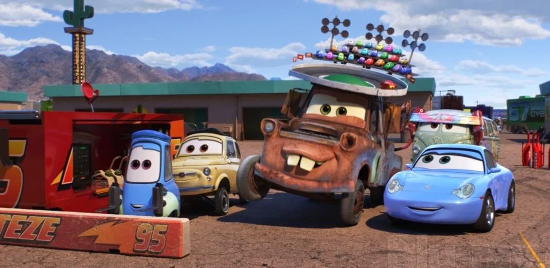 Bonnie Hunt, Tony Shalhoub, Guido Quaroni, Lloyd Sherr, and Larry the Cable Guy in Cars 3 (2017)