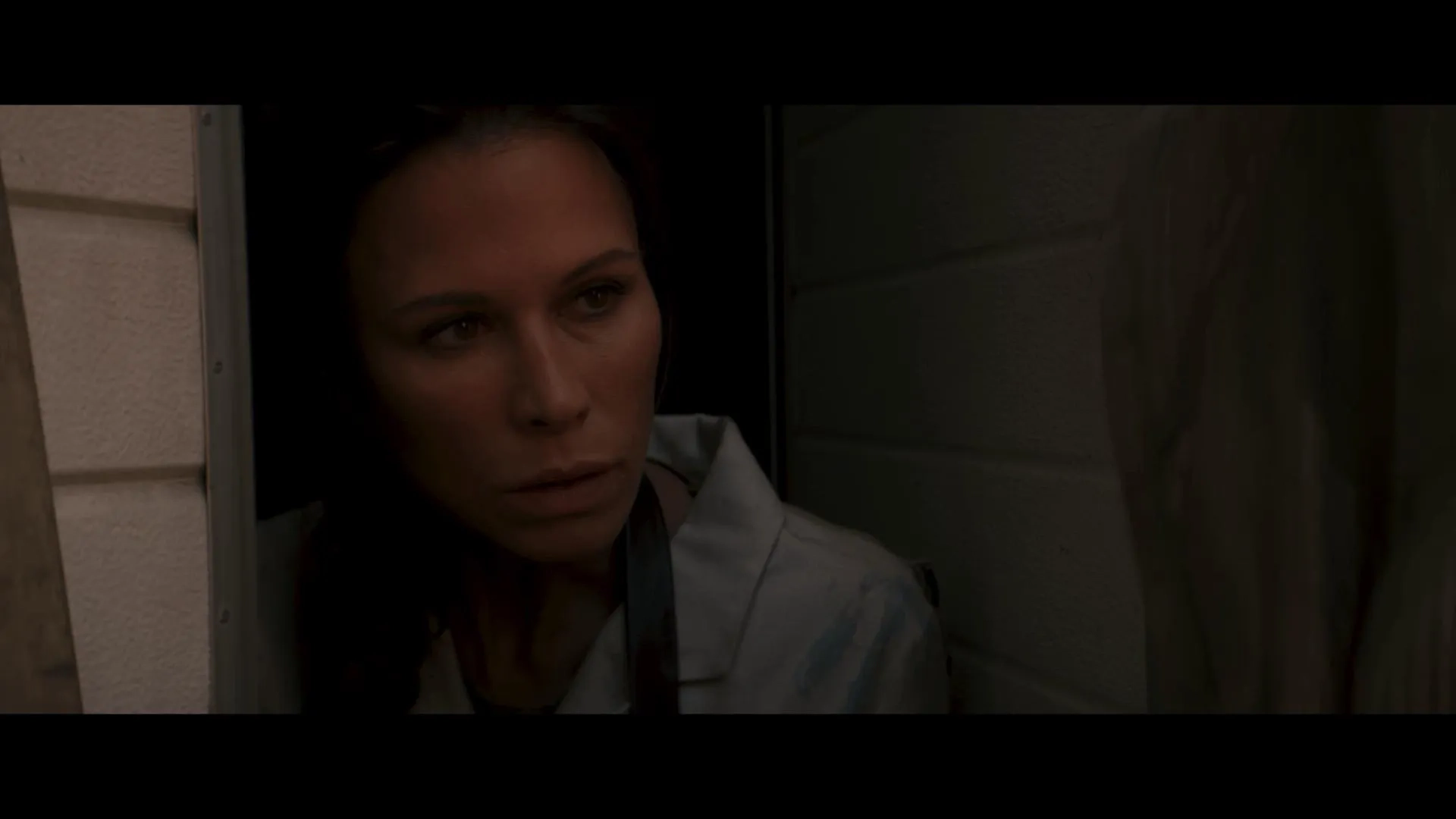 Rhona Mitra in Skylines (2020)