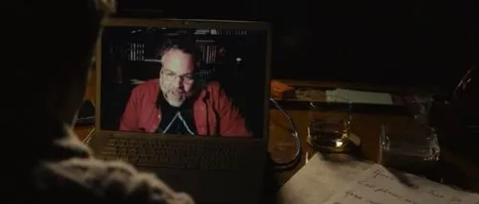 Ethan Hawke and Vincent D'Onofrio in Sinister (2012)