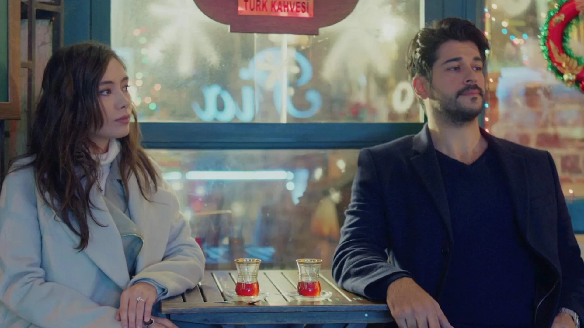 Burak Özçivit and Neslihan Atagül in Endless Love (2015)