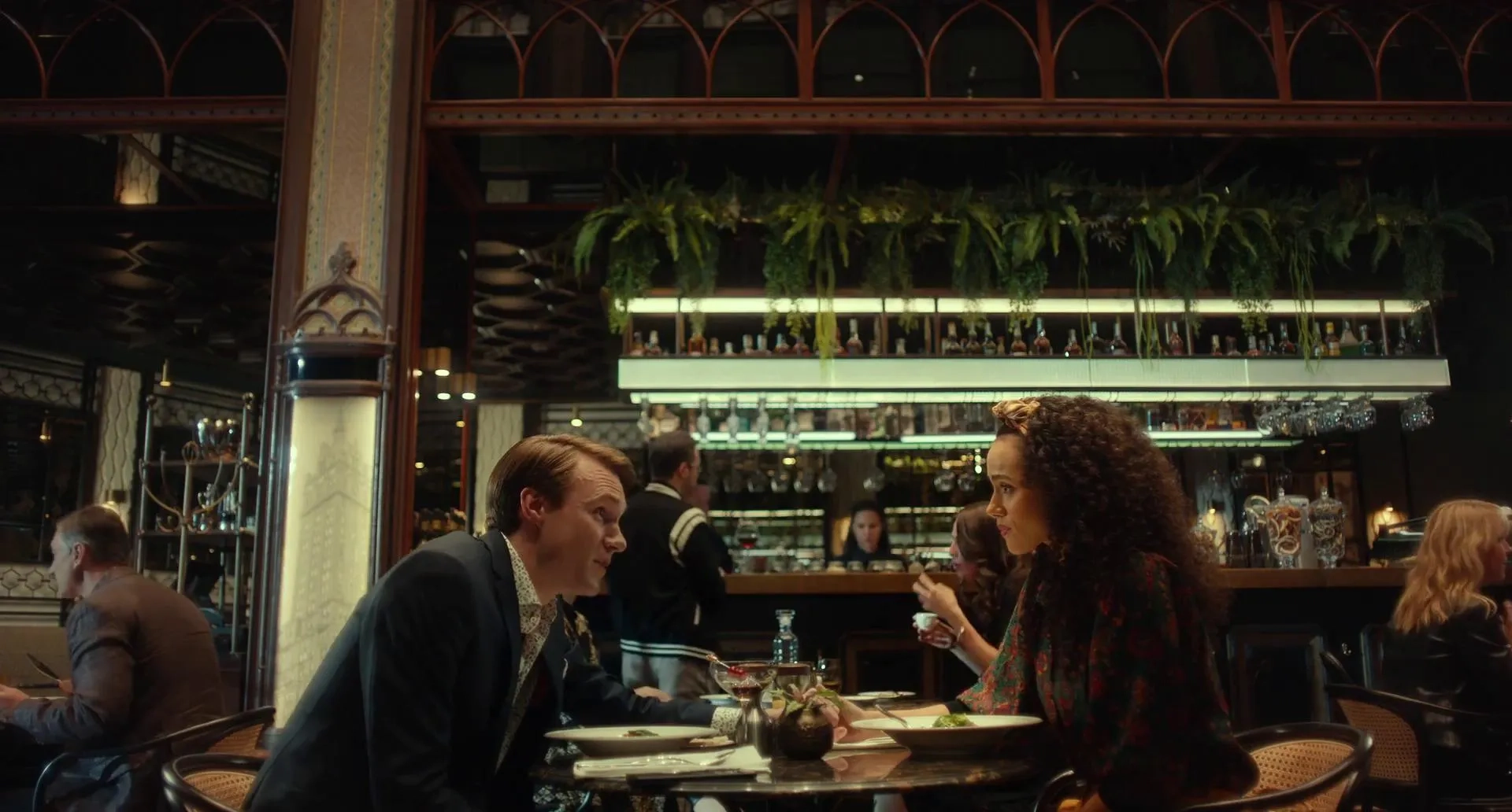 Hugh Skinner and Nathalie Emmanuel in The Invitation (2022)