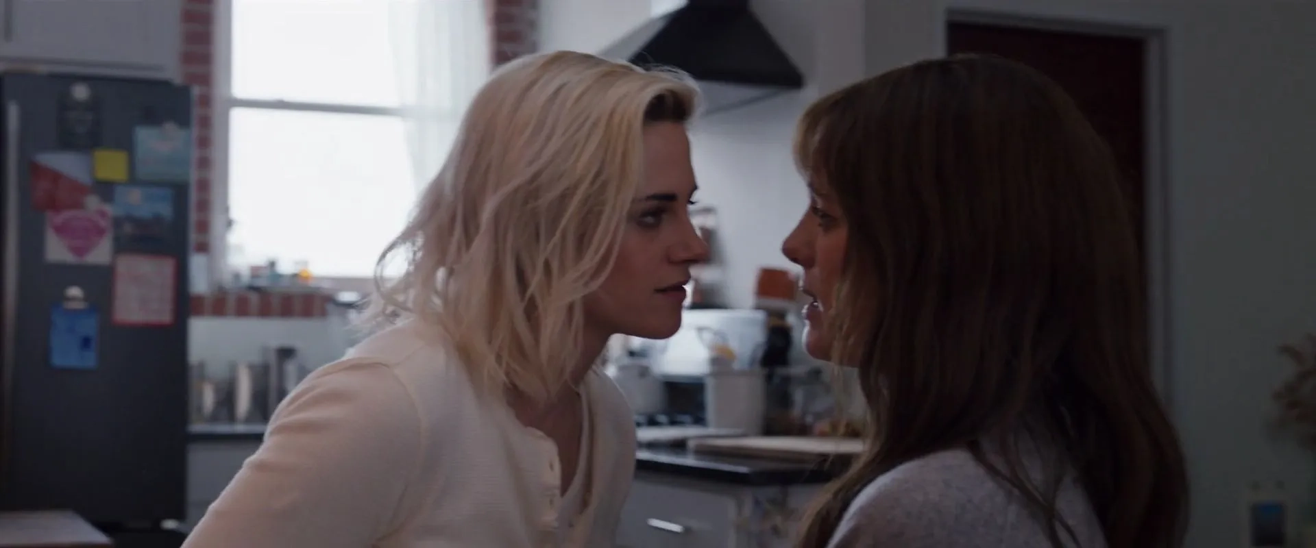 Kristen Stewart and Mackenzie Davis in Happiest Season (2020)