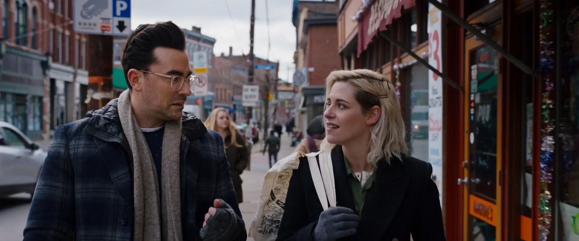 Kristen Stewart and Dan Levy in Happiest Season (2020)