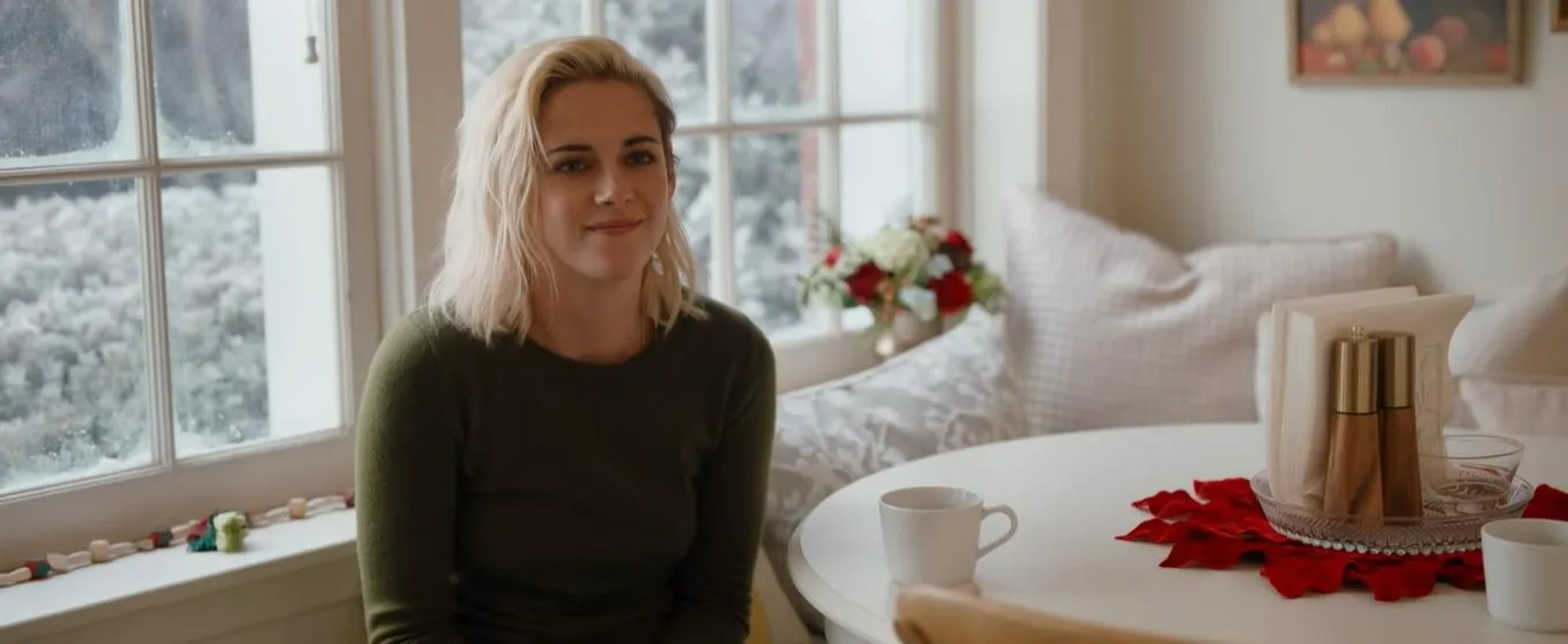 Kristen Stewart in Happiest Season (2020)