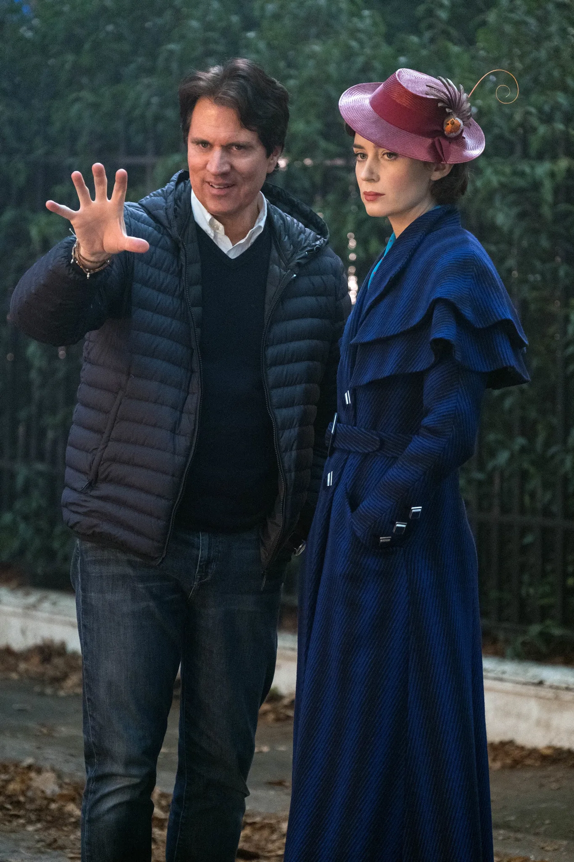 Rob Marshall and Emily Blunt in Mary Poppins Returns (2018)