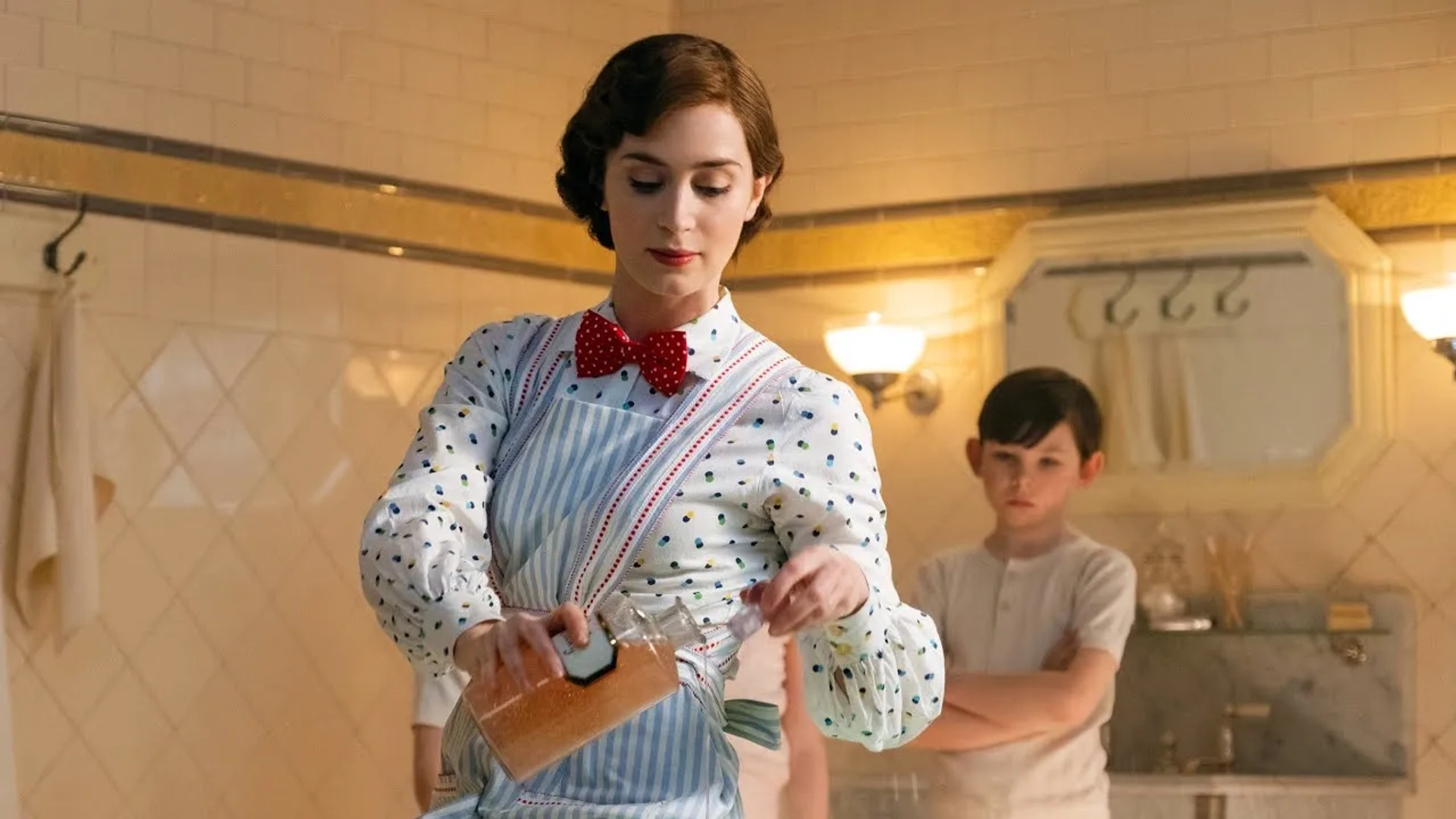 Emily Blunt and Nathanael Saleh in Mary Poppins Returns (2018)