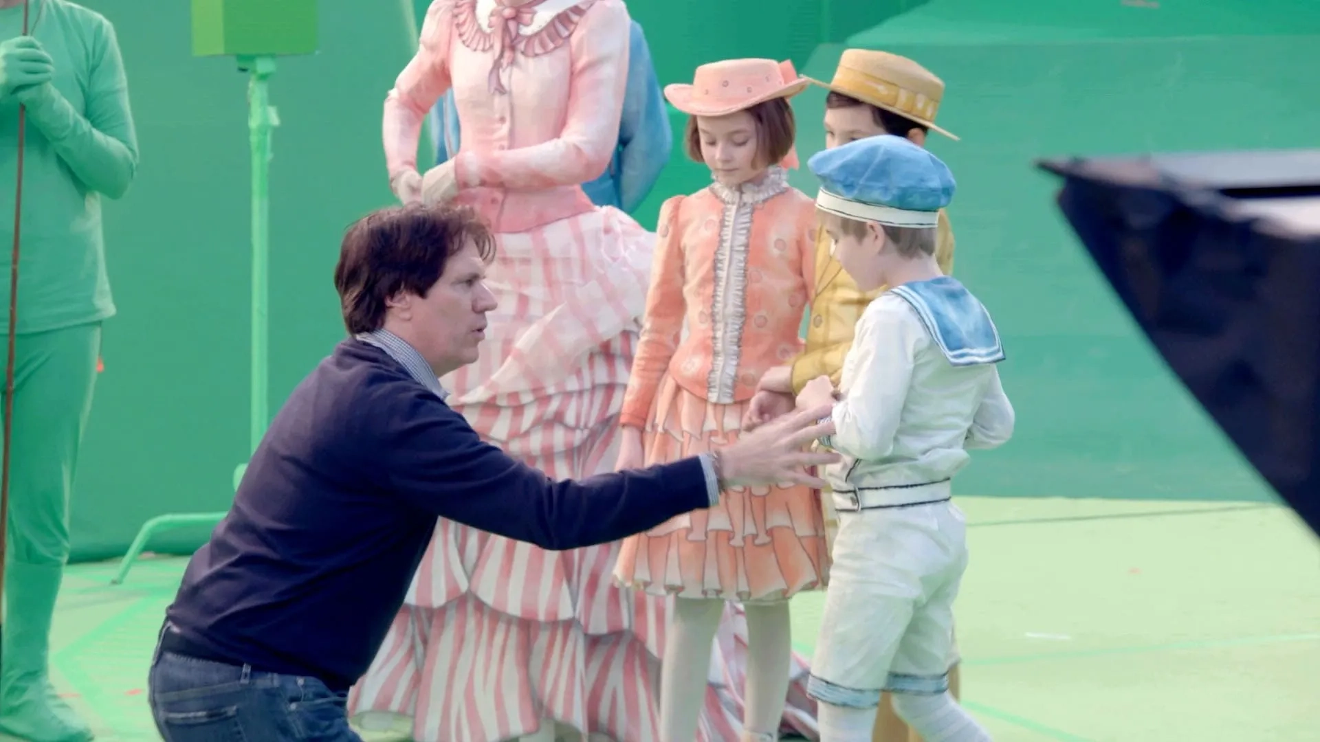 Rob Marshall, Pixie Davies, Nathanael Saleh, and Joel Dawson in Mary Poppins Returns (2018)